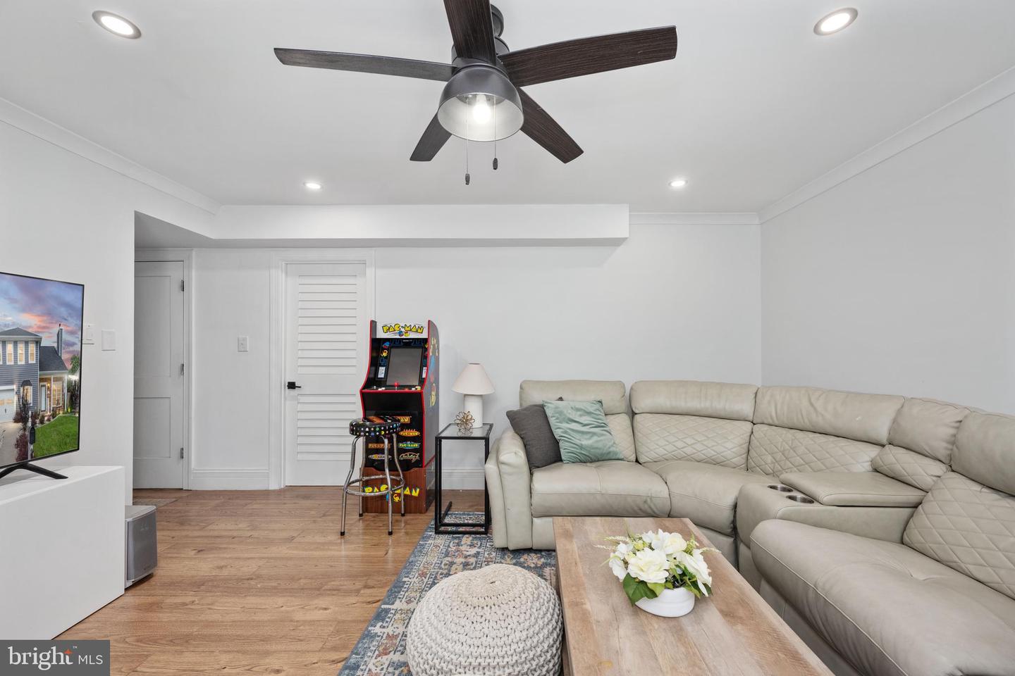 13342 PELICAN RD, WOODBRIDGE, Virginia 22193, 5 Bedrooms Bedrooms, ,3 BathroomsBathrooms,Residential,For sale,13342 PELICAN RD,VAPW2085854 MLS # VAPW2085854