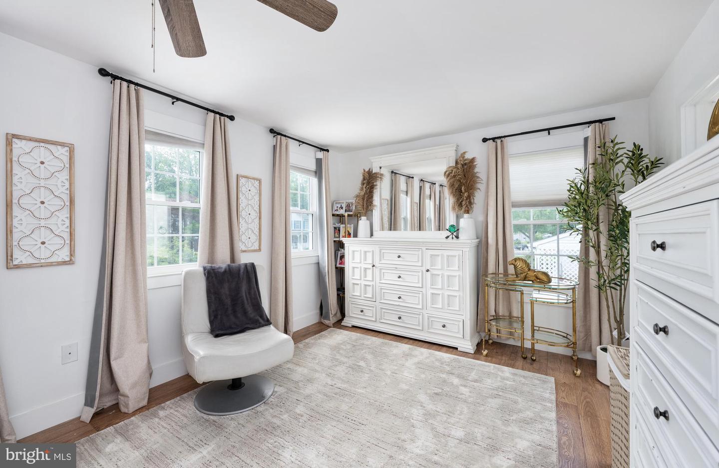 13342 PELICAN RD, WOODBRIDGE, Virginia 22193, 5 Bedrooms Bedrooms, ,3 BathroomsBathrooms,Residential,For sale,13342 PELICAN RD,VAPW2085854 MLS # VAPW2085854