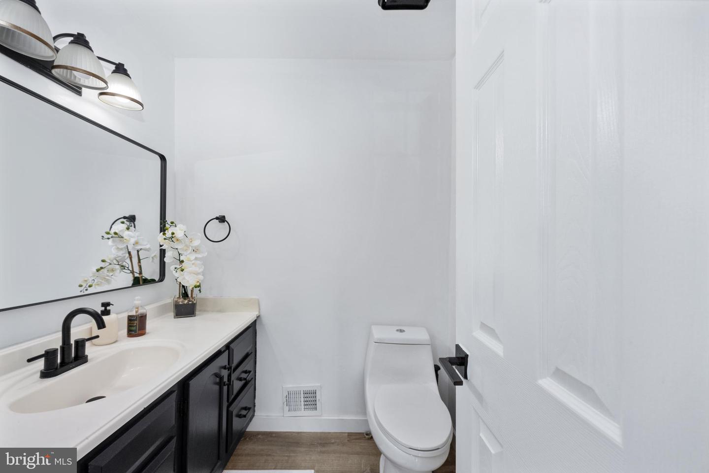 13342 PELICAN RD, WOODBRIDGE, Virginia 22193, 5 Bedrooms Bedrooms, ,3 BathroomsBathrooms,Residential,For sale,13342 PELICAN RD,VAPW2085854 MLS # VAPW2085854