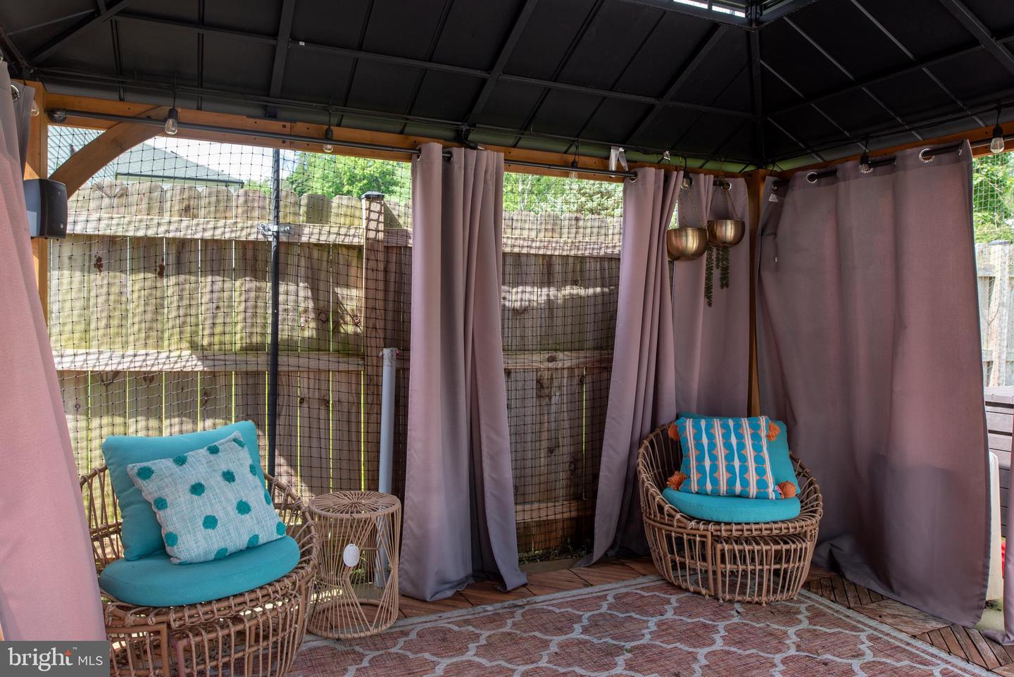 13342 PELICAN RD, WOODBRIDGE, Virginia 22193, 5 Bedrooms Bedrooms, ,3 BathroomsBathrooms,Residential,For sale,13342 PELICAN RD,VAPW2085854 MLS # VAPW2085854