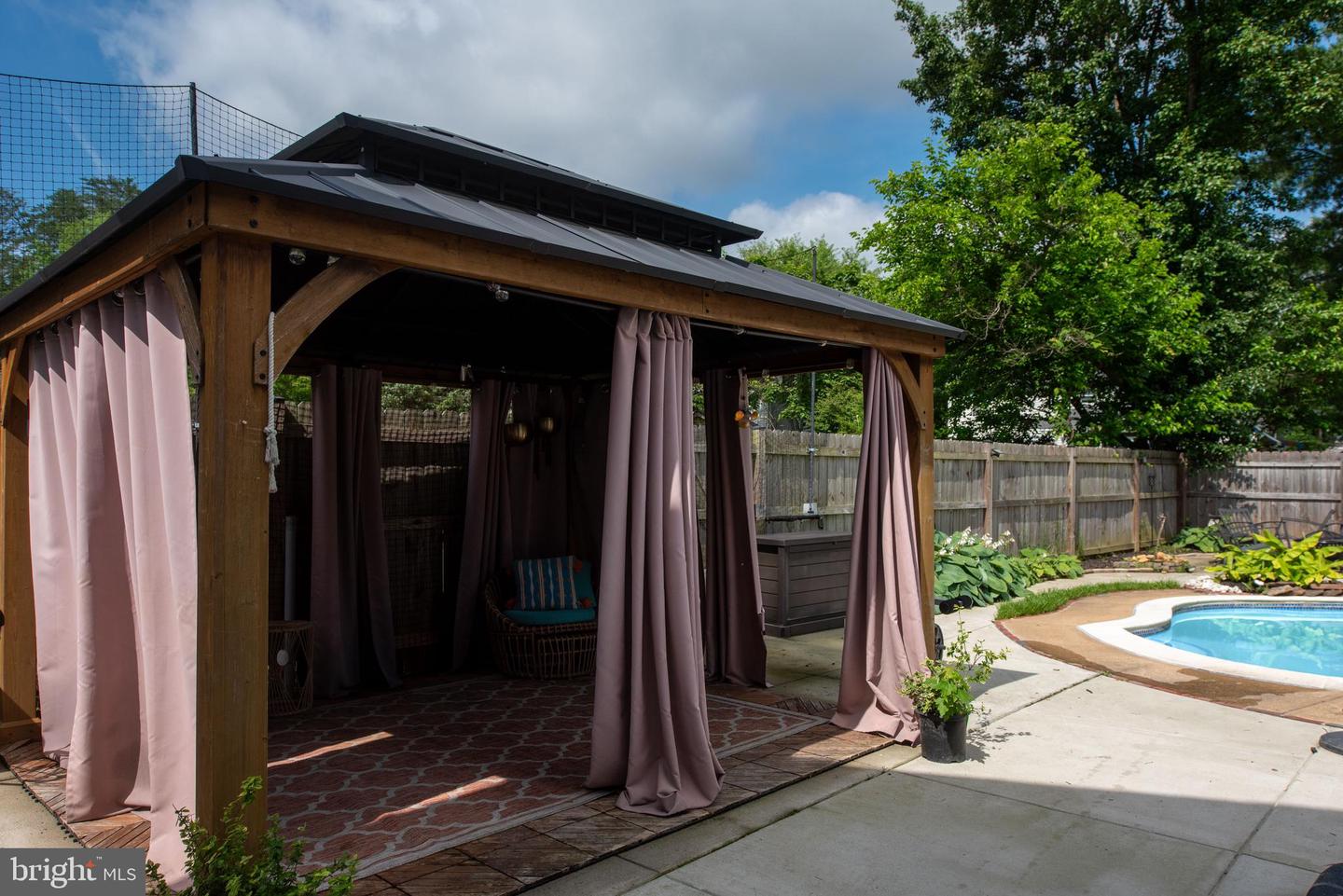 13342 PELICAN RD, WOODBRIDGE, Virginia 22193, 5 Bedrooms Bedrooms, ,3 BathroomsBathrooms,Residential,For sale,13342 PELICAN RD,VAPW2085854 MLS # VAPW2085854