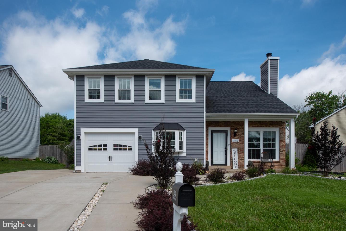 13342 PELICAN RD, WOODBRIDGE, Virginia 22193, 5 Bedrooms Bedrooms, ,3 BathroomsBathrooms,Residential,For sale,13342 PELICAN RD,VAPW2085854 MLS # VAPW2085854