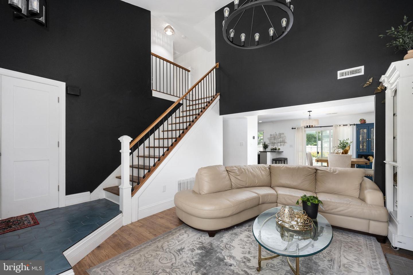 13342 PELICAN RD, WOODBRIDGE, Virginia 22193, 5 Bedrooms Bedrooms, ,3 BathroomsBathrooms,Residential,For sale,13342 PELICAN RD,VAPW2085854 MLS # VAPW2085854