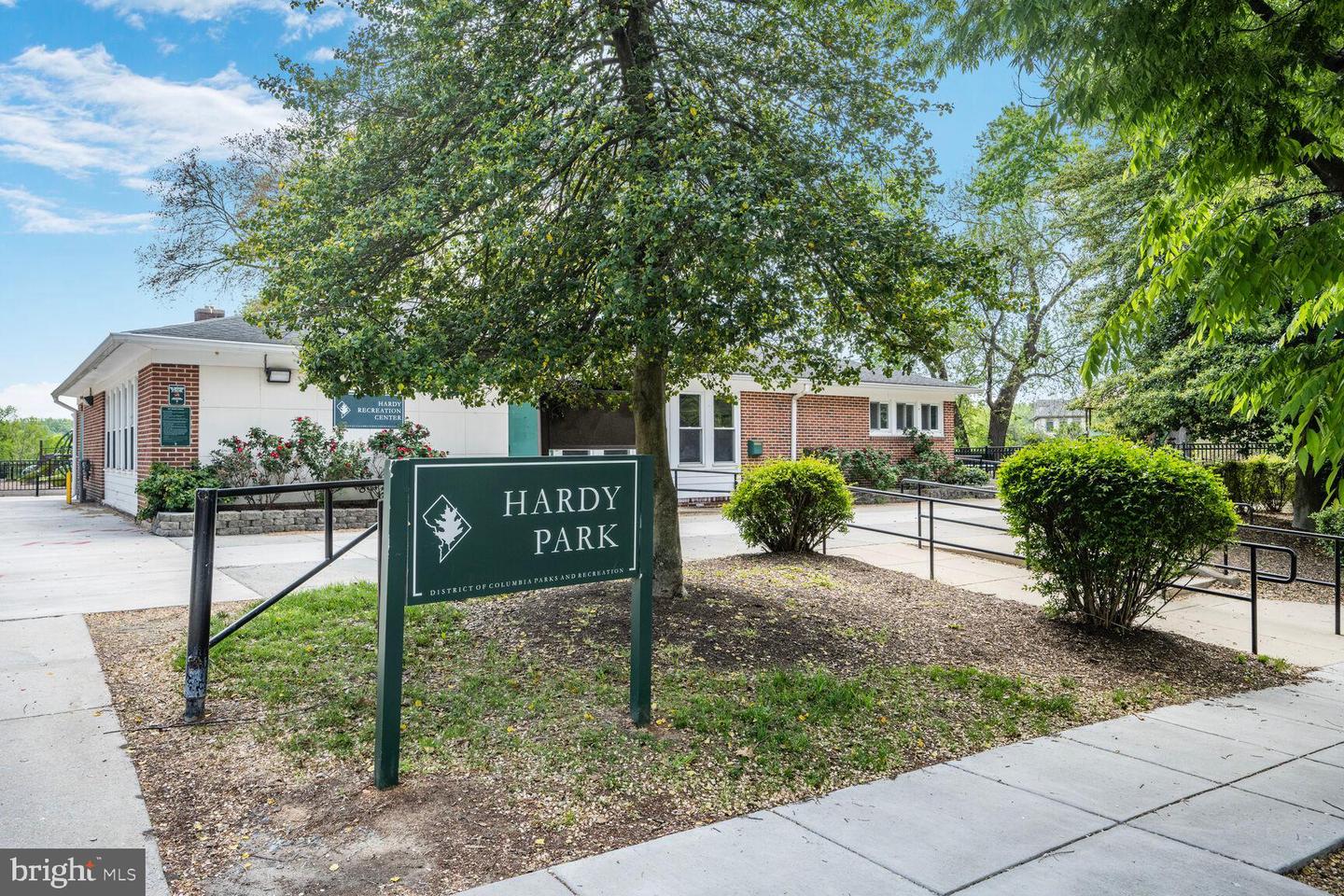 4432 Q ST NW, WASHINGTON, District Of Columbia 20007, 6 Bedrooms Bedrooms, ,4 BathroomsBathrooms,Residential,For sale,4432 Q ST NW,DCDC2213394 MLS # DCDC2213394