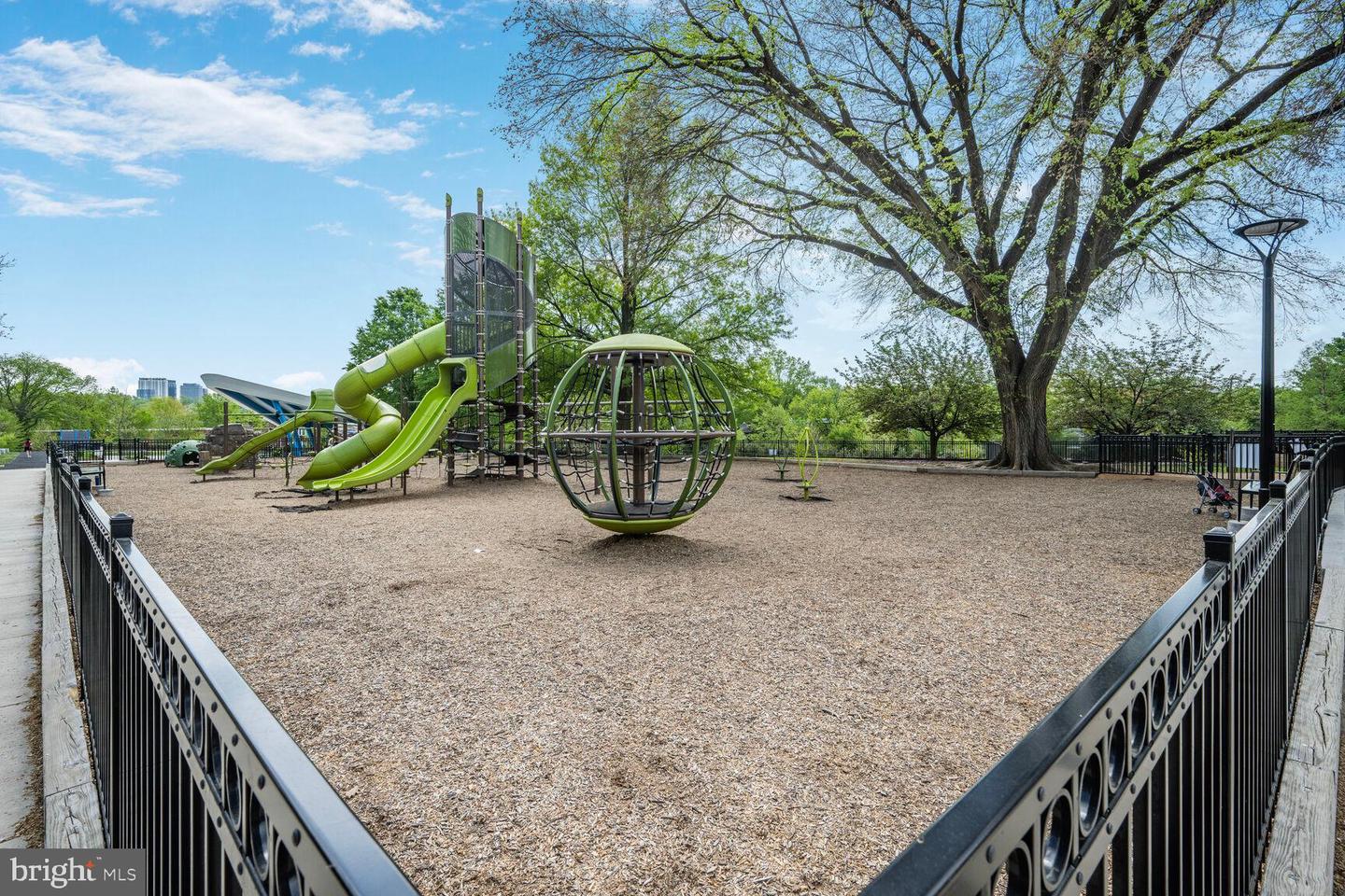 4432 Q ST NW, WASHINGTON, District Of Columbia 20007, 6 Bedrooms Bedrooms, ,4 BathroomsBathrooms,Residential,For sale,4432 Q ST NW,DCDC2213394 MLS # DCDC2213394