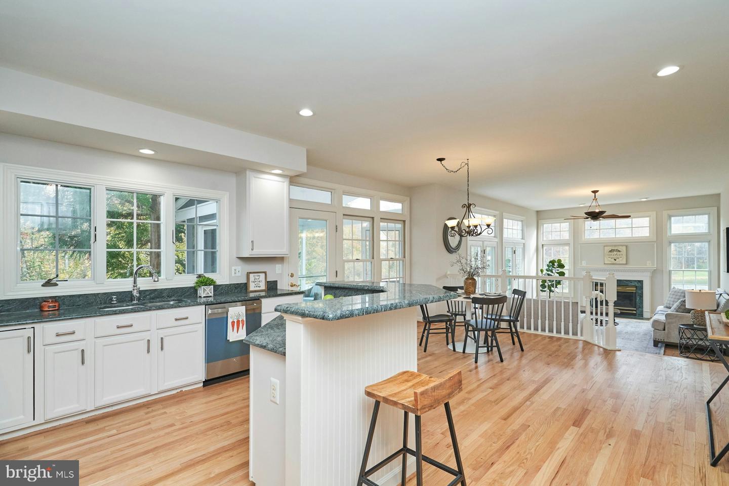 5132 GAGNE CT, FAIRFAX, Virginia 22030, 4 Bedrooms Bedrooms, ,3 BathroomsBathrooms,Residential,For sale,5132 GAGNE CT,VAFX2260170 MLS # VAFX2260170