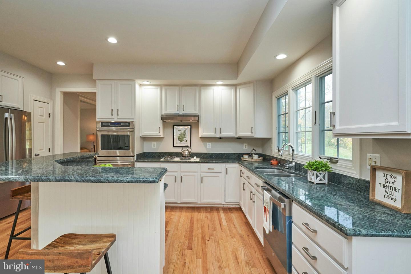 5132 GAGNE CT, FAIRFAX, Virginia 22030, 4 Bedrooms Bedrooms, ,3 BathroomsBathrooms,Residential,For sale,5132 GAGNE CT,VAFX2260170 MLS # VAFX2260170