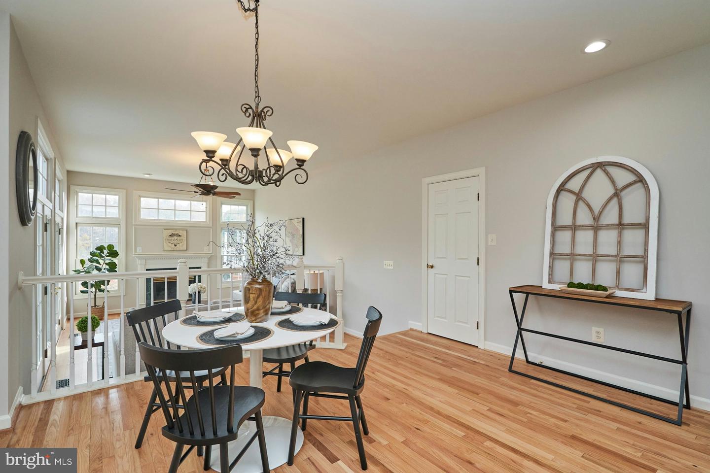 5132 GAGNE CT, FAIRFAX, Virginia 22030, 4 Bedrooms Bedrooms, ,3 BathroomsBathrooms,Residential,For sale,5132 GAGNE CT,VAFX2260170 MLS # VAFX2260170