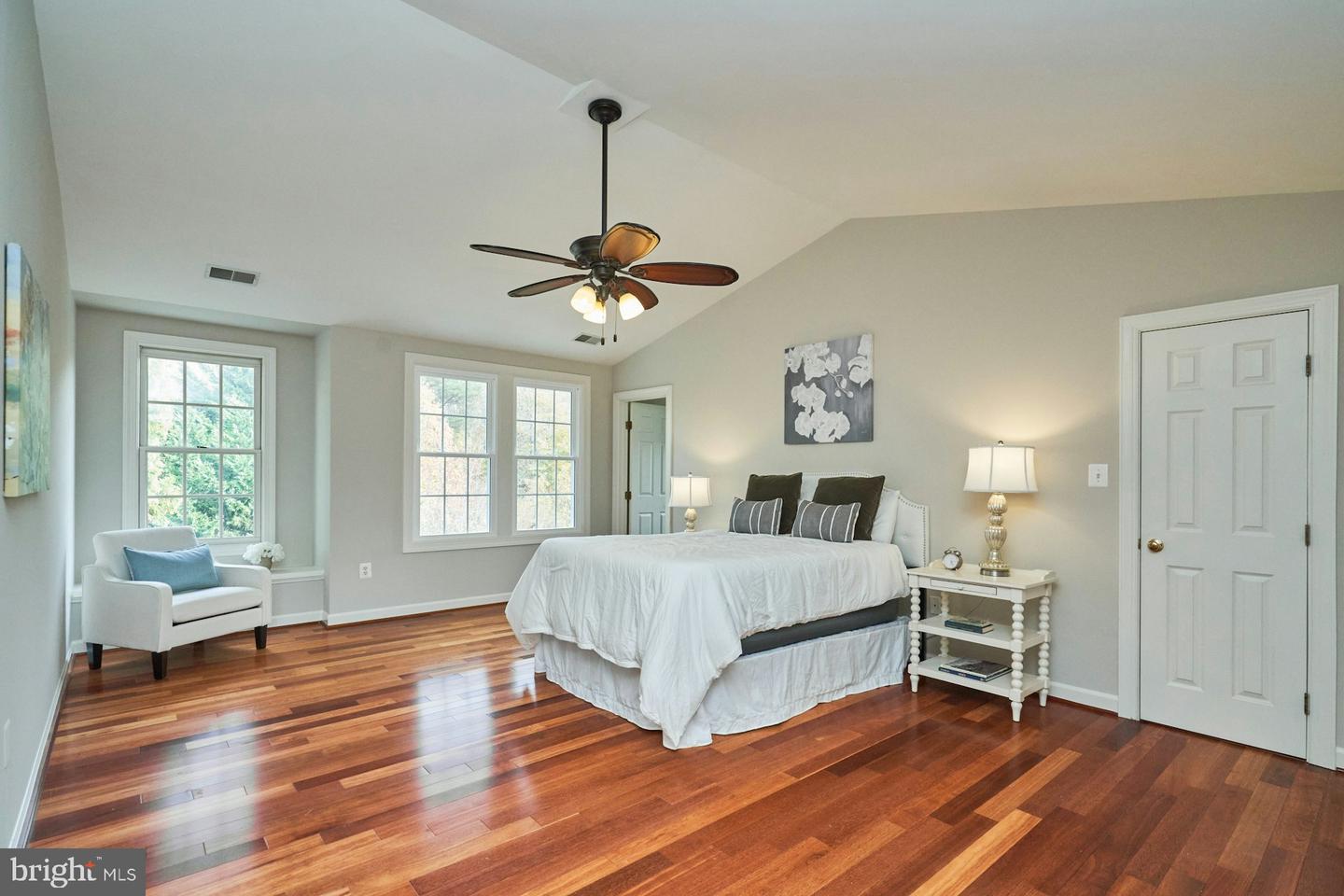 5132 GAGNE CT, FAIRFAX, Virginia 22030, 4 Bedrooms Bedrooms, ,3 BathroomsBathrooms,Residential,For sale,5132 GAGNE CT,VAFX2260170 MLS # VAFX2260170