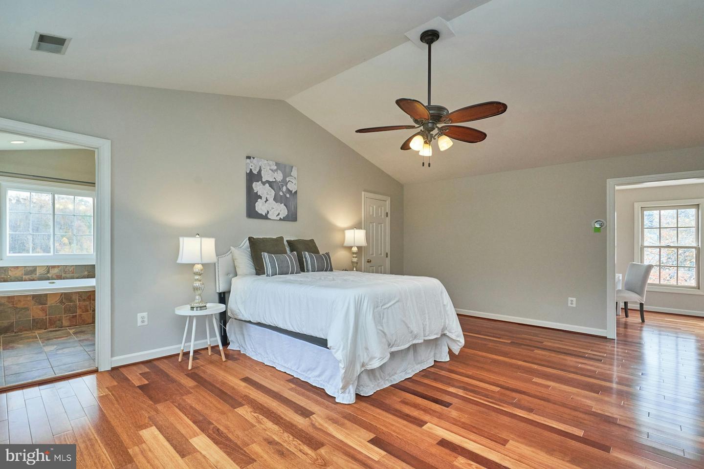 5132 GAGNE CT, FAIRFAX, Virginia 22030, 4 Bedrooms Bedrooms, ,3 BathroomsBathrooms,Residential,For sale,5132 GAGNE CT,VAFX2260170 MLS # VAFX2260170