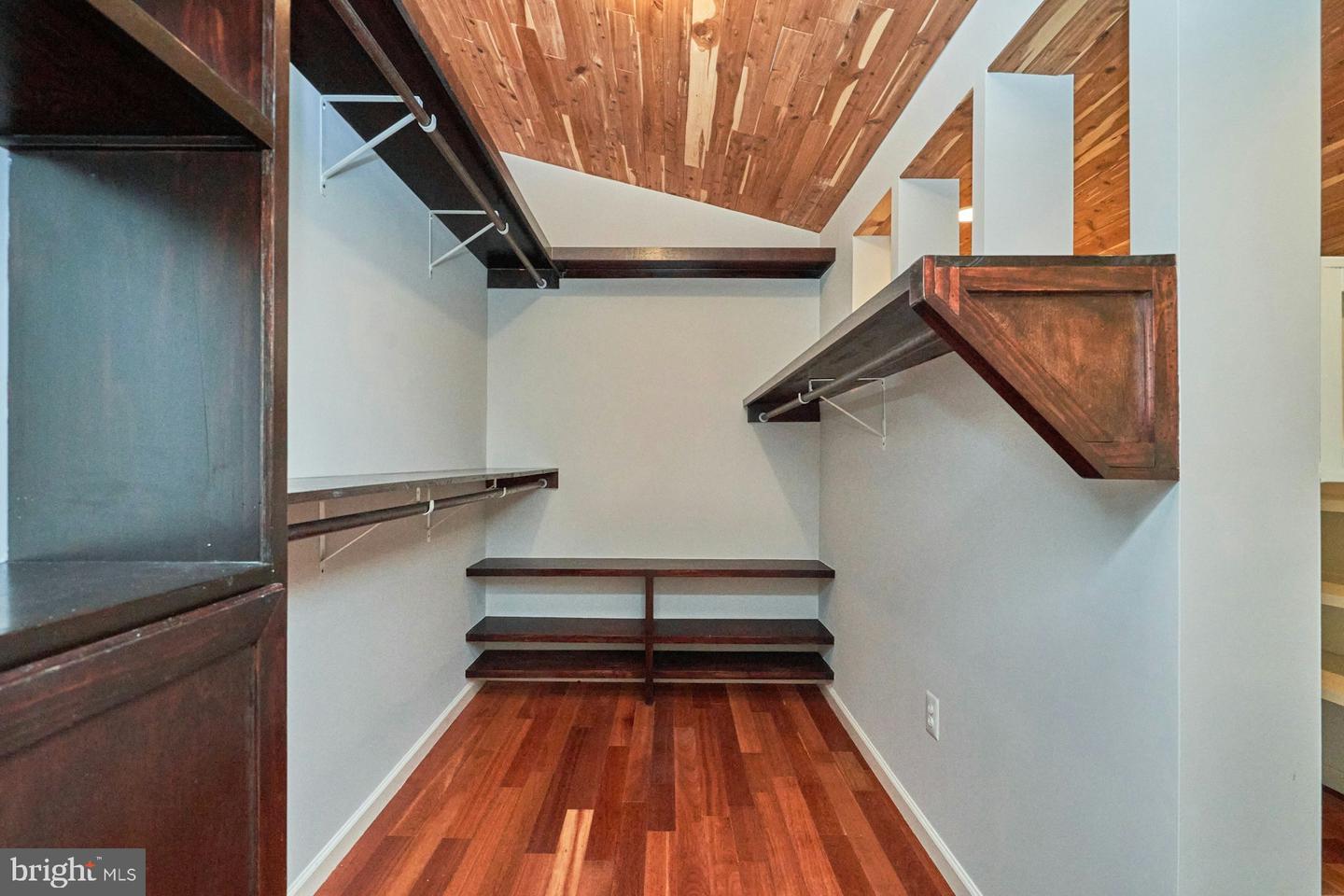 5132 GAGNE CT, FAIRFAX, Virginia 22030, 4 Bedrooms Bedrooms, ,3 BathroomsBathrooms,Residential,For sale,5132 GAGNE CT,VAFX2260170 MLS # VAFX2260170