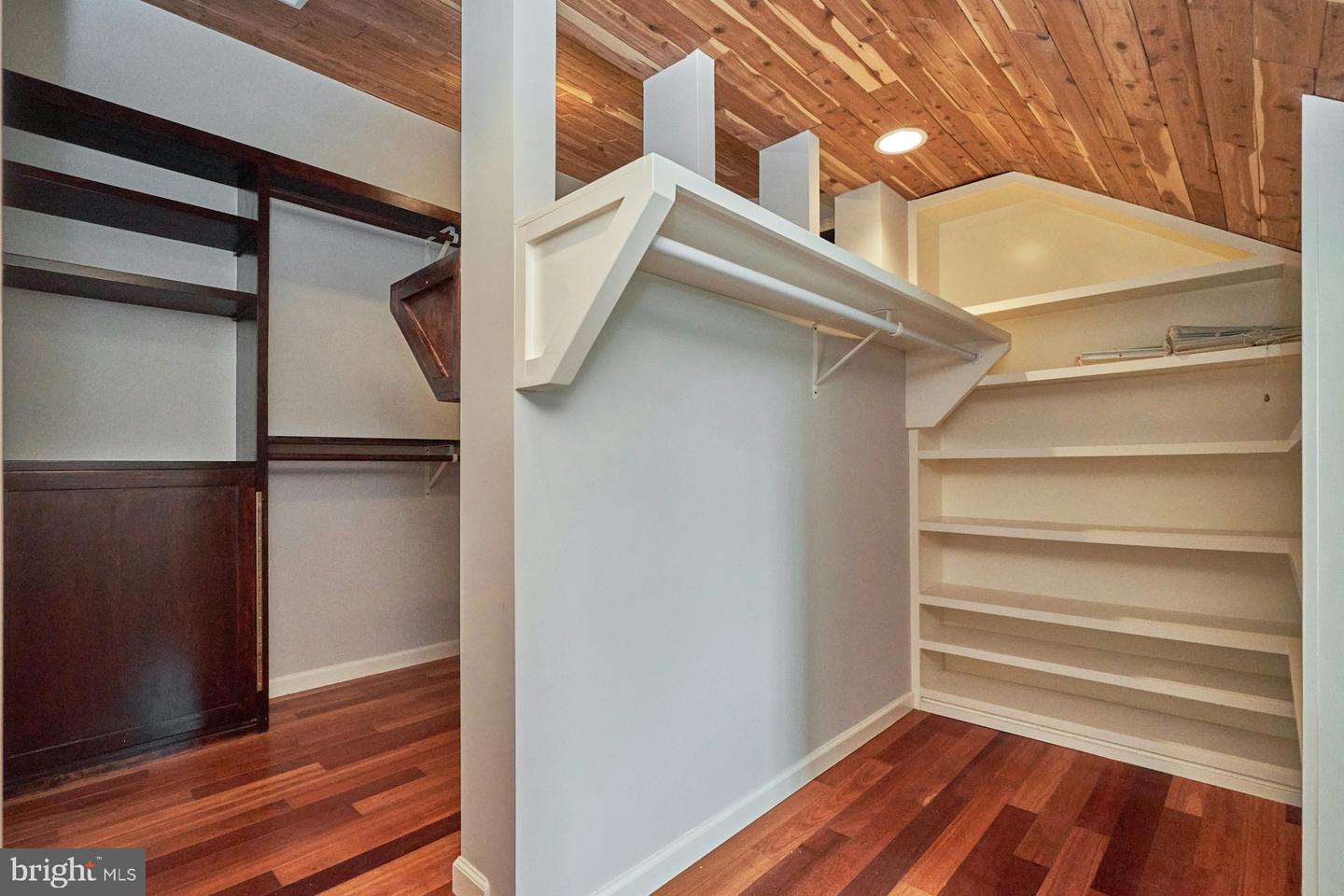 5132 GAGNE CT, FAIRFAX, Virginia 22030, 4 Bedrooms Bedrooms, ,3 BathroomsBathrooms,Residential,For sale,5132 GAGNE CT,VAFX2260170 MLS # VAFX2260170