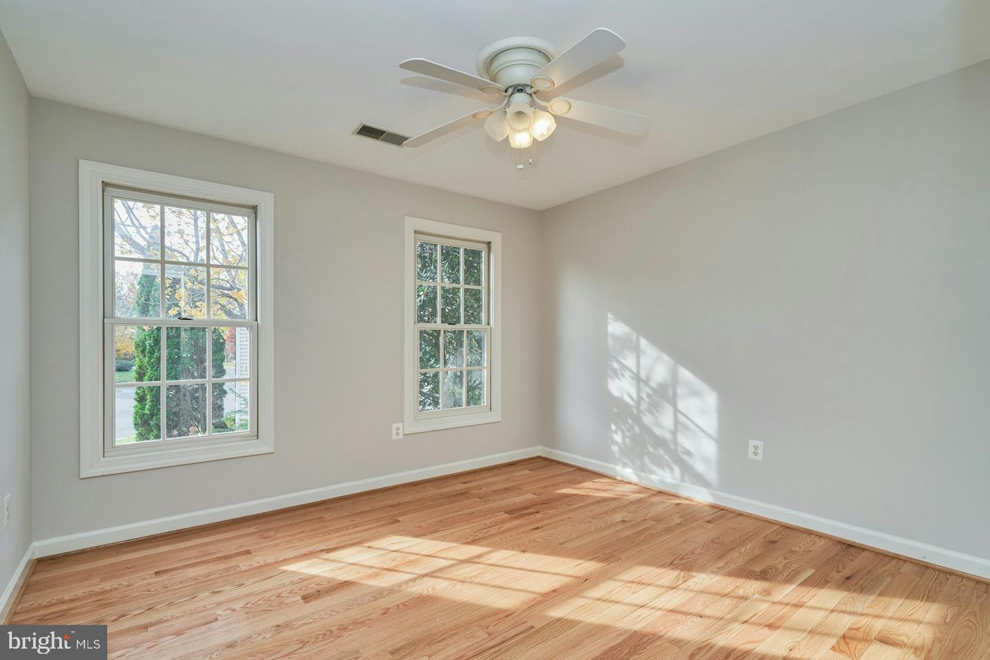 5132 GAGNE CT, FAIRFAX, Virginia 22030, 4 Bedrooms Bedrooms, ,3 BathroomsBathrooms,Residential,For sale,5132 GAGNE CT,VAFX2260170 MLS # VAFX2260170