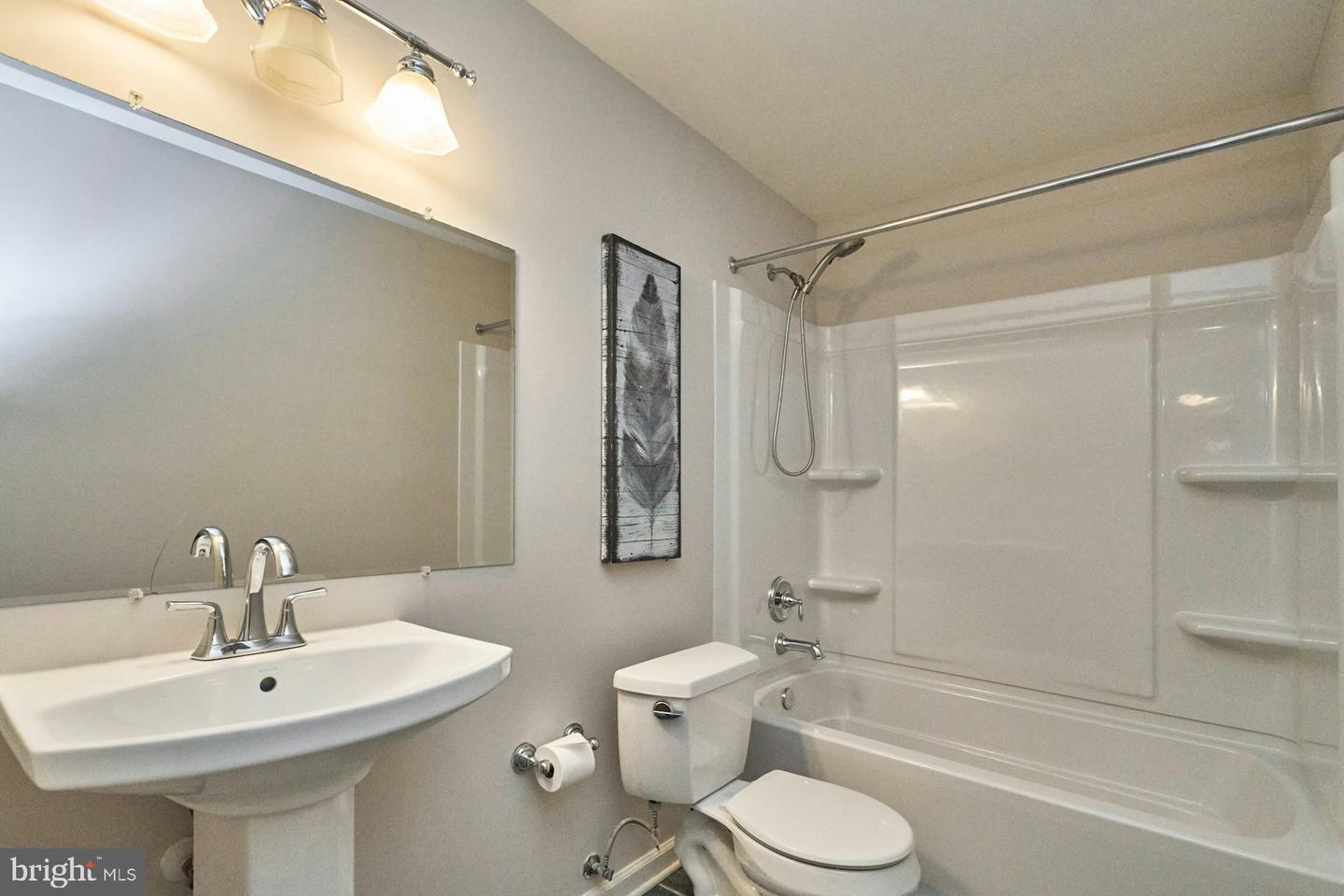 5132 GAGNE CT, FAIRFAX, Virginia 22030, 4 Bedrooms Bedrooms, ,3 BathroomsBathrooms,Residential,For sale,5132 GAGNE CT,VAFX2260170 MLS # VAFX2260170