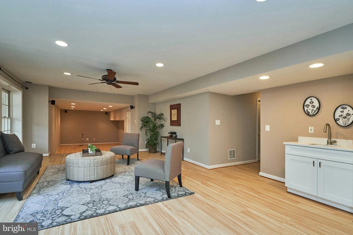 5132 GAGNE CT, FAIRFAX, Virginia 22030, 4 Bedrooms Bedrooms, ,3 BathroomsBathrooms,Residential,For sale,5132 GAGNE CT,VAFX2260170 MLS # VAFX2260170