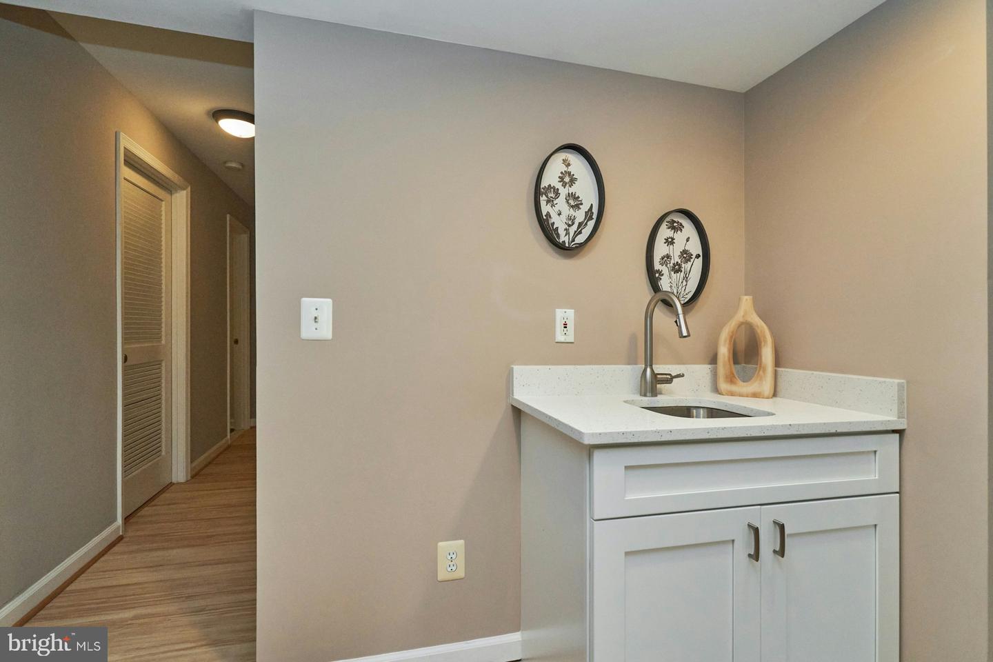 5132 GAGNE CT, FAIRFAX, Virginia 22030, 4 Bedrooms Bedrooms, ,3 BathroomsBathrooms,Residential,For sale,5132 GAGNE CT,VAFX2260170 MLS # VAFX2260170