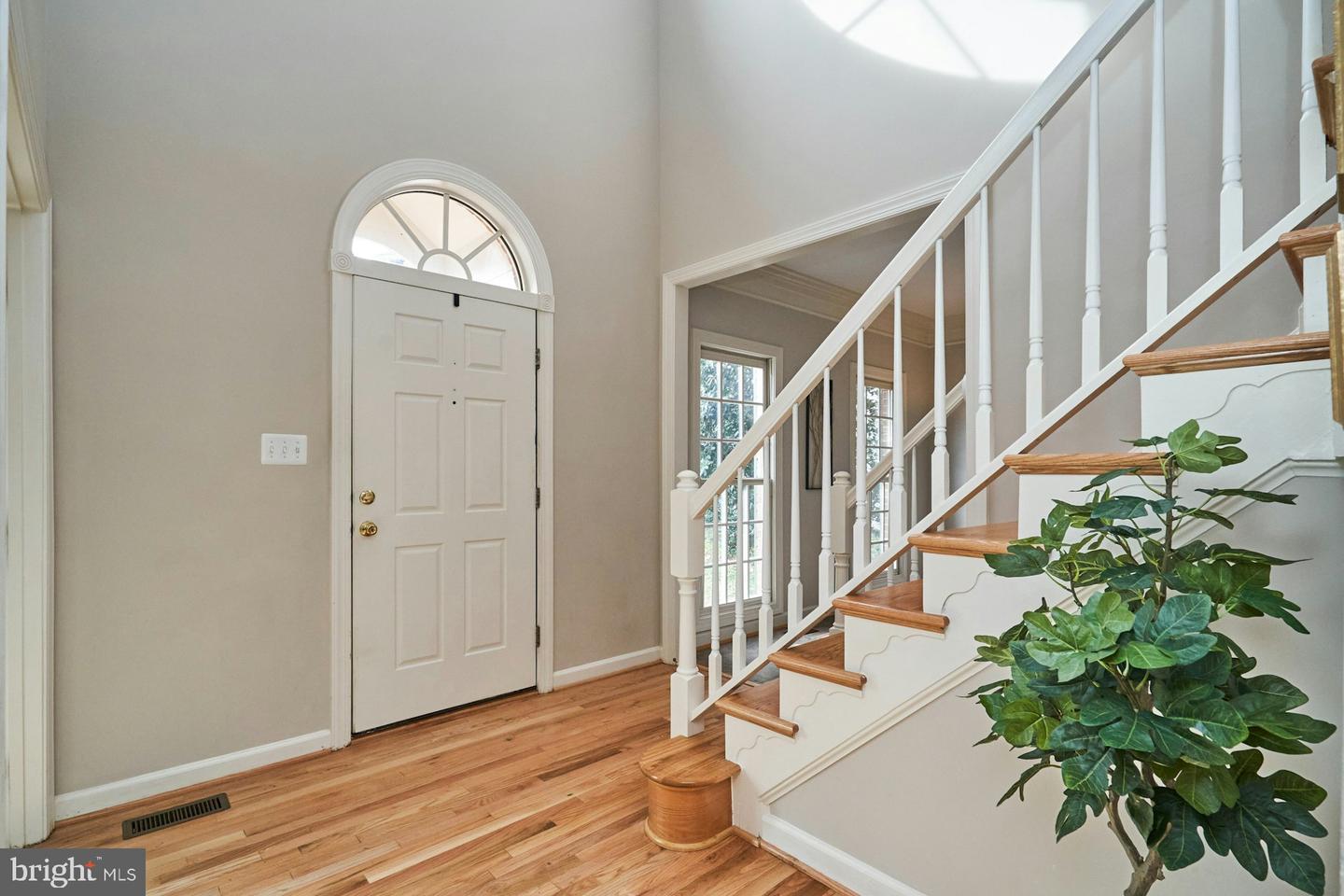 5132 GAGNE CT, FAIRFAX, Virginia 22030, 4 Bedrooms Bedrooms, ,3 BathroomsBathrooms,Residential,For sale,5132 GAGNE CT,VAFX2260170 MLS # VAFX2260170