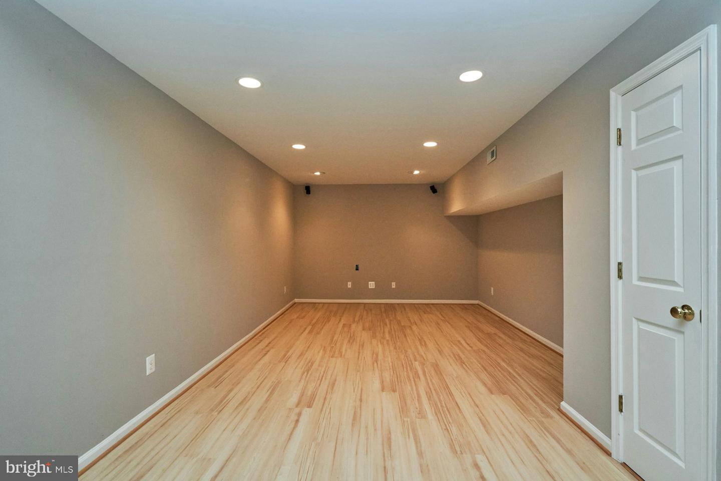 5132 GAGNE CT, FAIRFAX, Virginia 22030, 4 Bedrooms Bedrooms, ,3 BathroomsBathrooms,Residential,For sale,5132 GAGNE CT,VAFX2260170 MLS # VAFX2260170