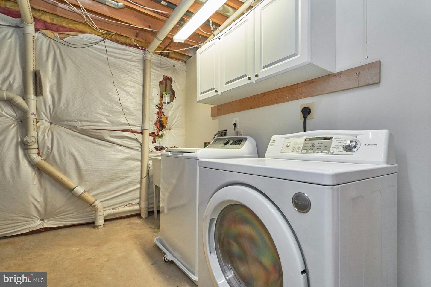 5132 GAGNE CT, FAIRFAX, Virginia 22030, 4 Bedrooms Bedrooms, ,3 BathroomsBathrooms,Residential,For sale,5132 GAGNE CT,VAFX2260170 MLS # VAFX2260170