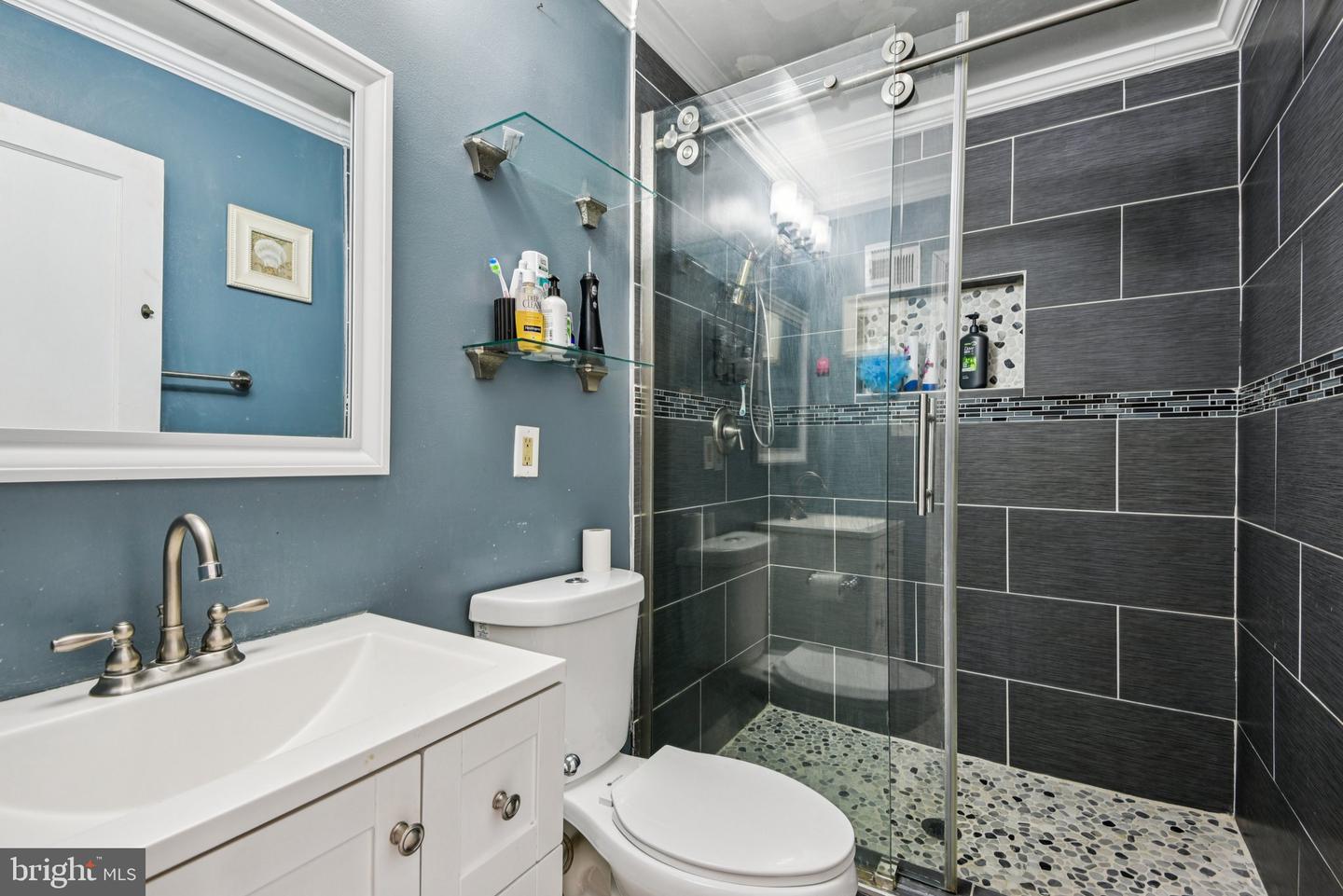 6715 WESTCOTT RD, FALLS CHURCH, Virginia 22042, 6 Bedrooms Bedrooms, ,4 BathroomsBathrooms,Residential,For sale,6715 WESTCOTT RD,VAFX2260260 MLS # VAFX2260260