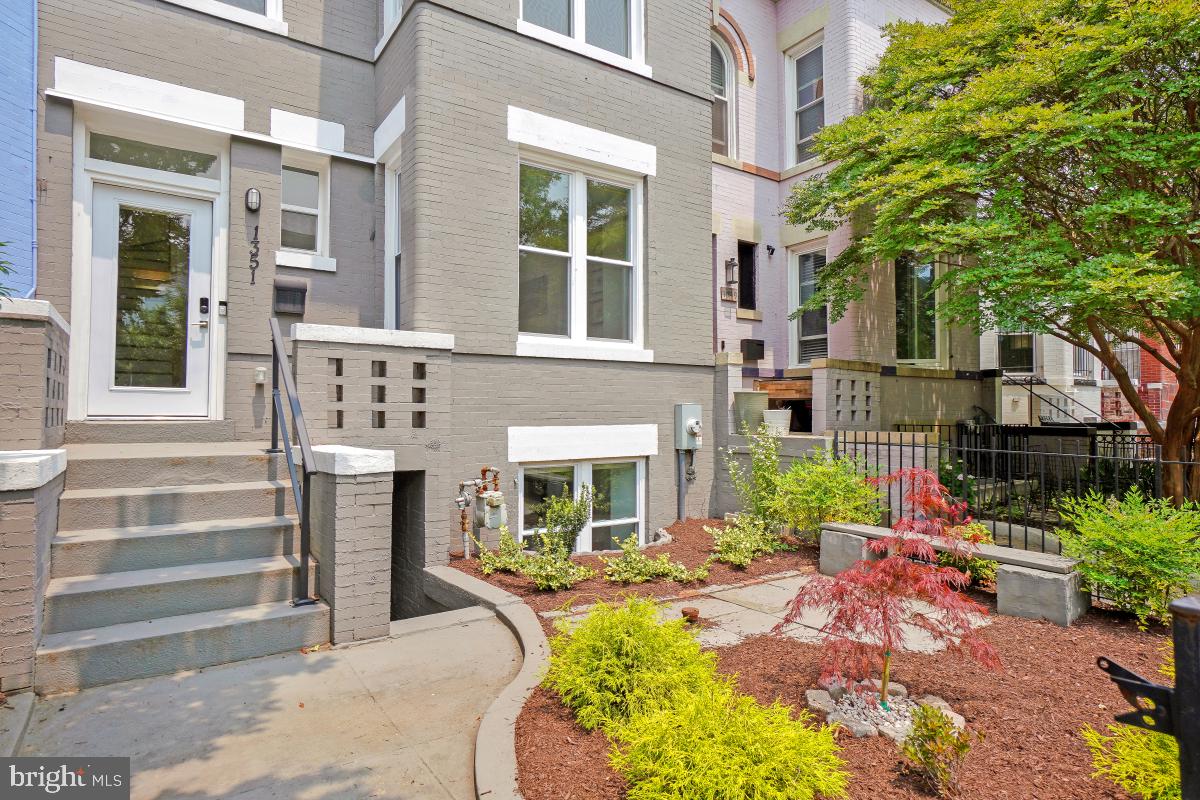 1351 NEWTON ST NW, WASHINGTON, District Of Columbia 20010, 4 Bedrooms Bedrooms, ,3 BathroomsBathrooms,Residential,For sale,1351 NEWTON ST NW,DCDC2215778 MLS # DCDC2215778