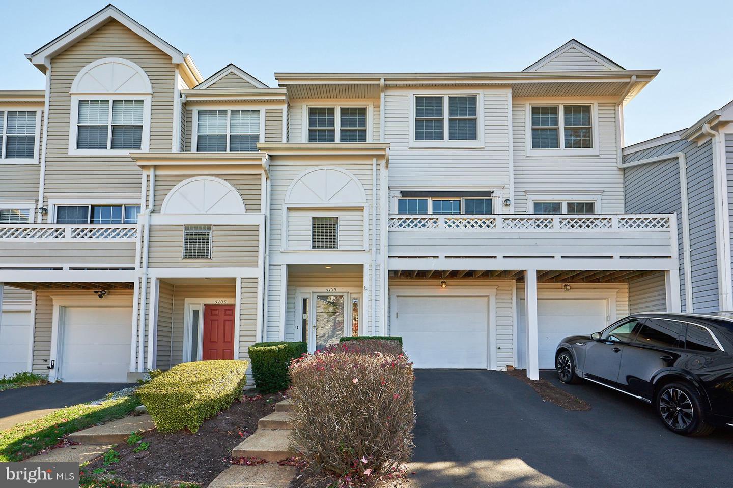 5105 WYNDHAM ROSE CV #115, CENTREVILLE, Virginia 20120, 3 Bedrooms Bedrooms, ,2 BathroomsBathrooms,Residential,For sale,5105 WYNDHAM ROSE CV #115,VAFX2262614 MLS # VAFX2262614