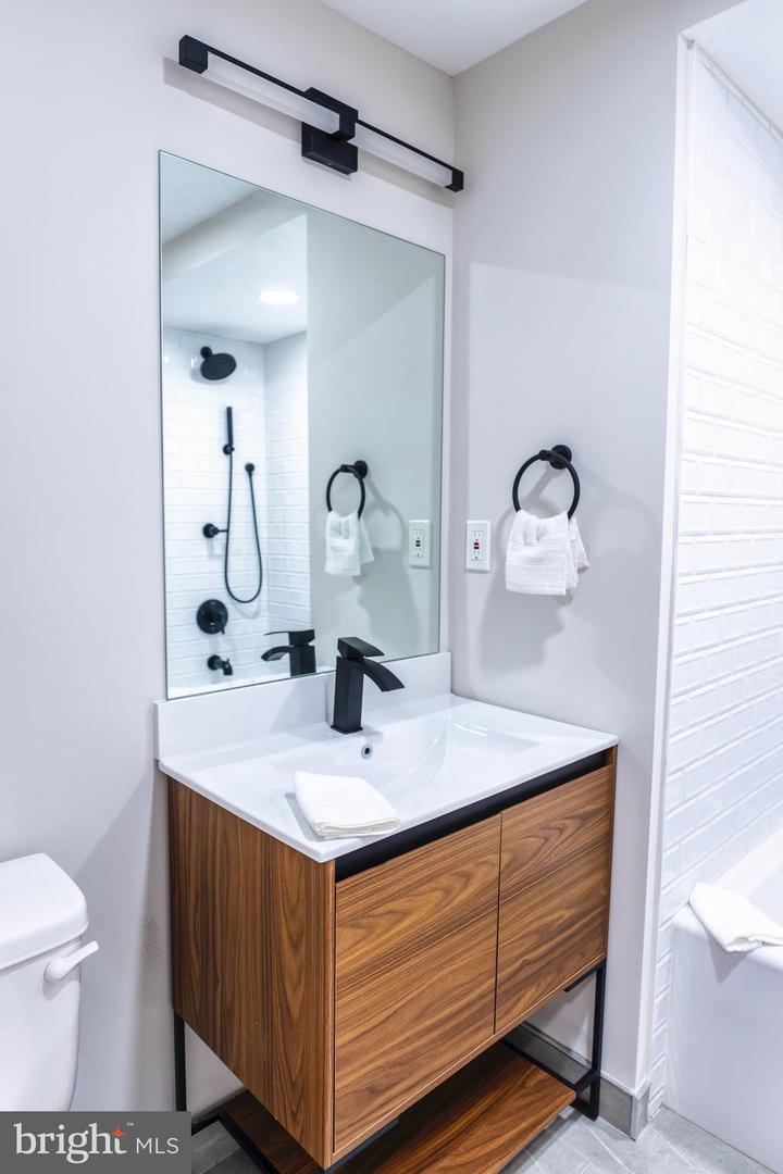 919 12TH ST NE #202, WASHINGTON, District Of Columbia 20002, 3 Bedrooms Bedrooms, 6 Rooms Rooms,2 BathroomsBathrooms,Residential,For sale,919 12TH ST NE #202,DCDC2220532 MLS # DCDC2220532 919 12TH ST NE #202, WASHINGTON, District Of Columbia 20002, 3 Bedrooms Bedrooms, 6 Rooms Rooms,2 BathroomsBathrooms,Residential,For sale,919 12TH ST NE #202,DCDC2220532 MLS # DCDC2220532