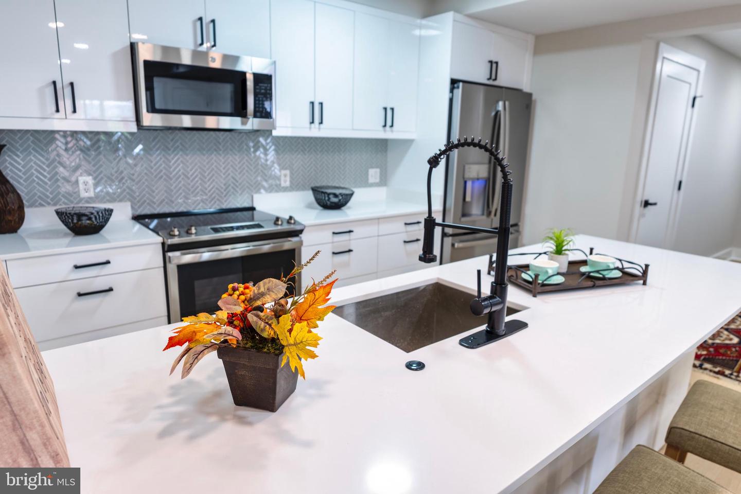 919 12TH ST NE #202, WASHINGTON, District Of Columbia 20002, 3 Bedrooms Bedrooms, 6 Rooms Rooms,2 BathroomsBathrooms,Residential,For sale,919 12TH ST NE #202,DCDC2220532 MLS # DCDC2220532 919 12TH ST NE #202, WASHINGTON, District Of Columbia 20002, 3 Bedrooms Bedrooms, 6 Rooms Rooms,2 BathroomsBathrooms,Residential,For sale,919 12TH ST NE #202,DCDC2220532 MLS # DCDC2220532