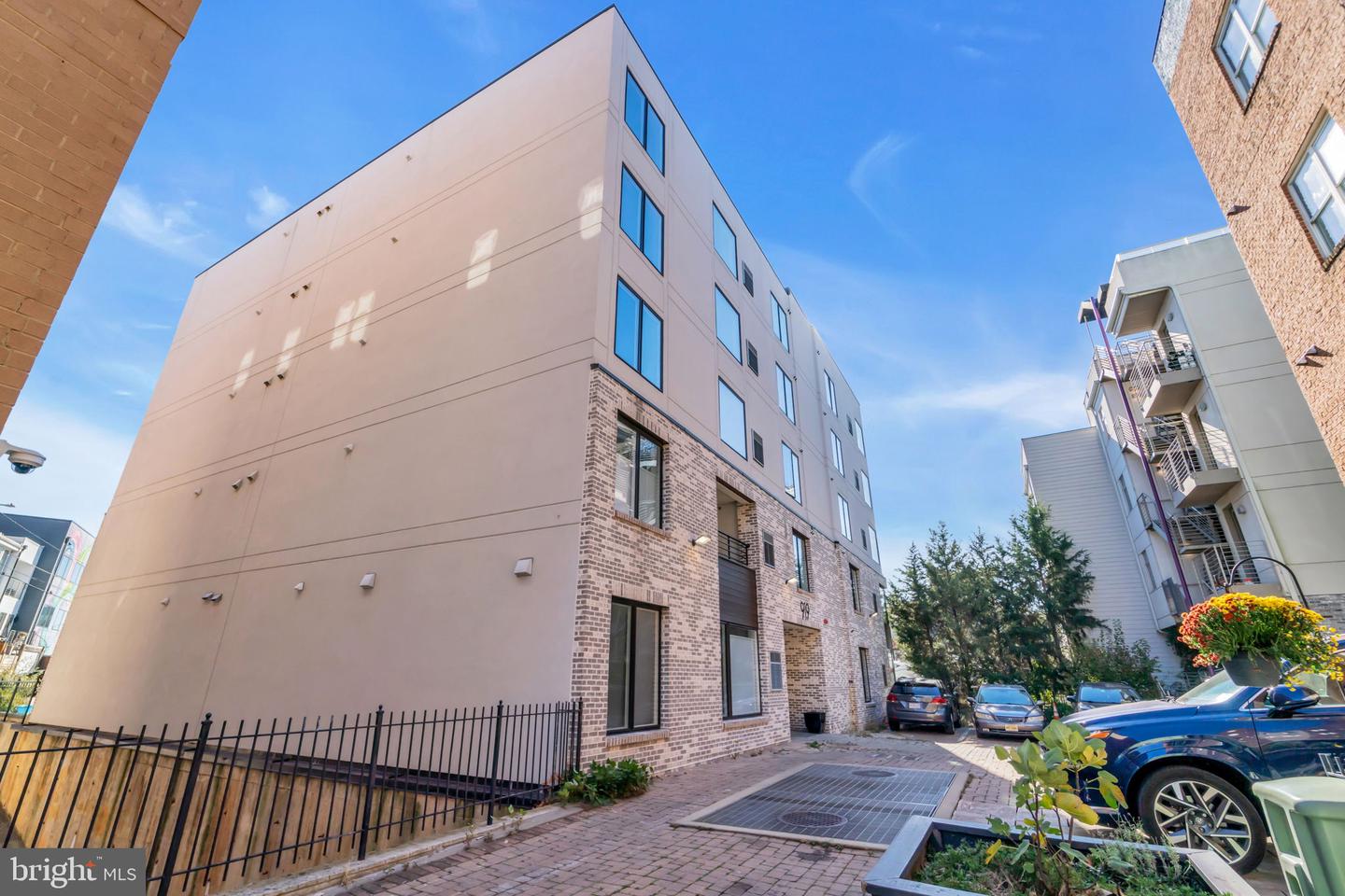 919 12TH ST NE #202, WASHINGTON, District Of Columbia 20002, 3 Bedrooms Bedrooms, 6 Rooms Rooms,2 BathroomsBathrooms,Residential,For sale,919 12TH ST NE #202,DCDC2220532 MLS # DCDC2220532 919 12TH ST NE #202, WASHINGTON, District Of Columbia 20002, 3 Bedrooms Bedrooms, 6 Rooms Rooms,2 BathroomsBathrooms,Residential,For sale,919 12TH ST NE #202,DCDC2220532 MLS # DCDC2220532