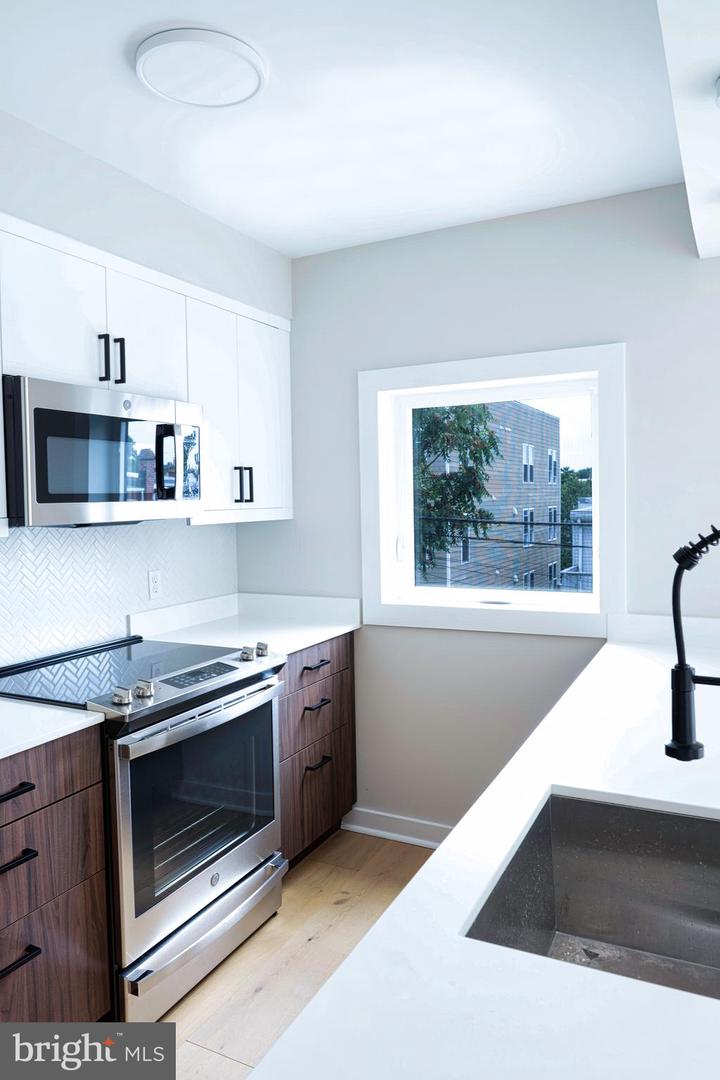 919 12TH ST NE #A301, WASHINGTON, District Of Columbia 20002, 1 Bedroom Bedrooms, ,1 BathroomBathrooms,Residential,For sale,919 12TH ST NE #A301,DCDC2220618 MLS # DCDC2220618