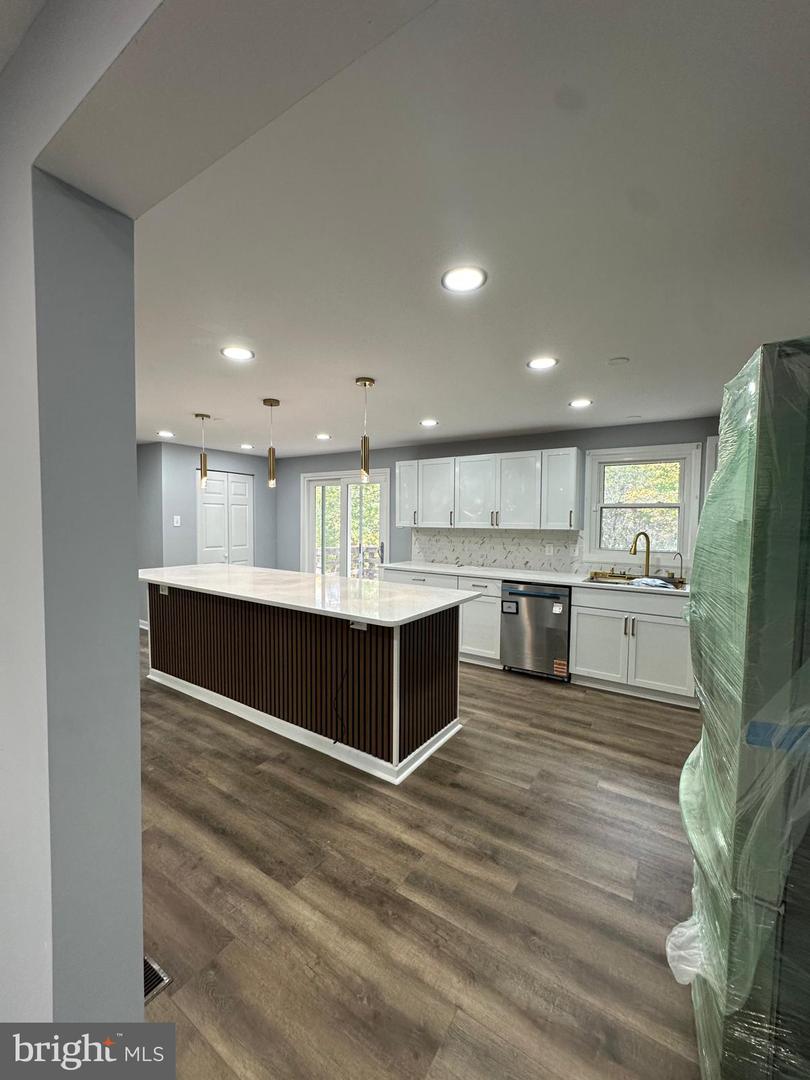 1411 MERCER RD, HAYMARKET, Virginia 20169, 4 Bedrooms Bedrooms, ,3 BathroomsBathrooms,Residential,For sale,1411 MERCER RD,VAPW2103492 MLS # VAPW2103492 1411 MERCER RD, HAYMARKET, Virginia 20169, 4 Bedrooms Bedrooms, ,3 BathroomsBathrooms,Residential,For sale,1411 MERCER RD,VAPW2103492 MLS # VAPW2103492