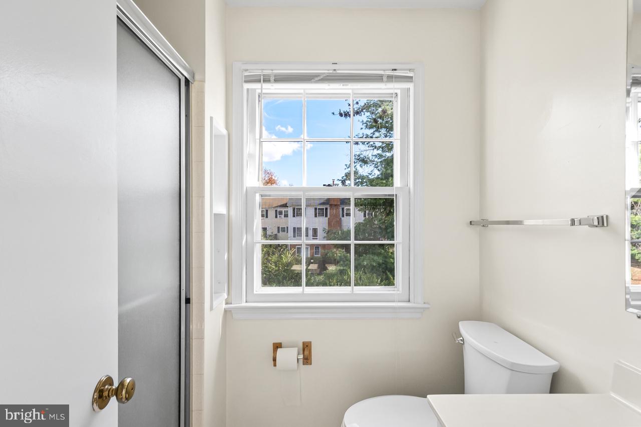 312 HOLLY CT, HERNDON, Virginia 20170, 5 Bedrooms Bedrooms, ,2 BathroomsBathrooms,Residential,For sale,312 HOLLY CT,VAFX2268292 MLS # VAFX2268292