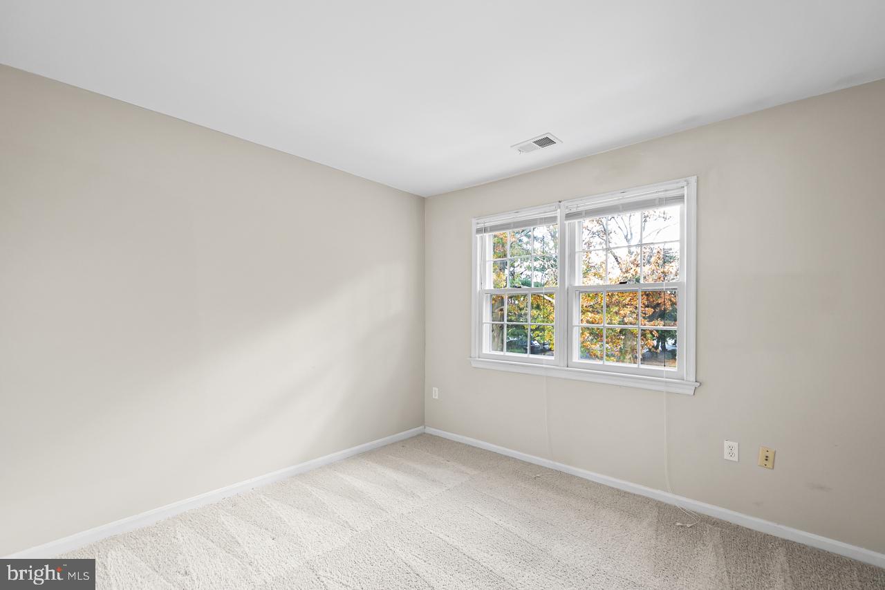 312 HOLLY CT, HERNDON, Virginia 20170, 5 Bedrooms Bedrooms, ,2 BathroomsBathrooms,Residential,For sale,312 HOLLY CT,VAFX2268292 MLS # VAFX2268292