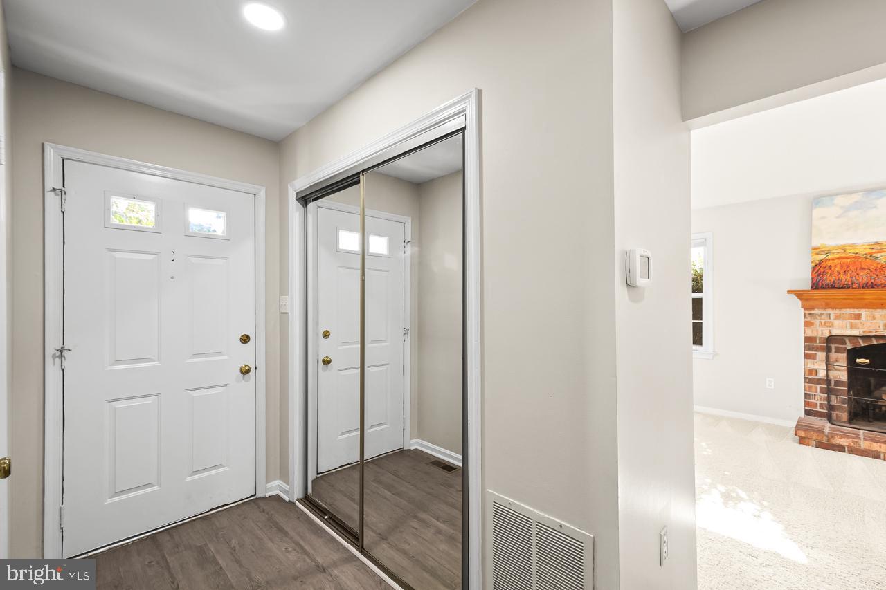 312 HOLLY CT, HERNDON, Virginia 20170, 5 Bedrooms Bedrooms, ,2 BathroomsBathrooms,Residential,For sale,312 HOLLY CT,VAFX2268292 MLS # VAFX2268292