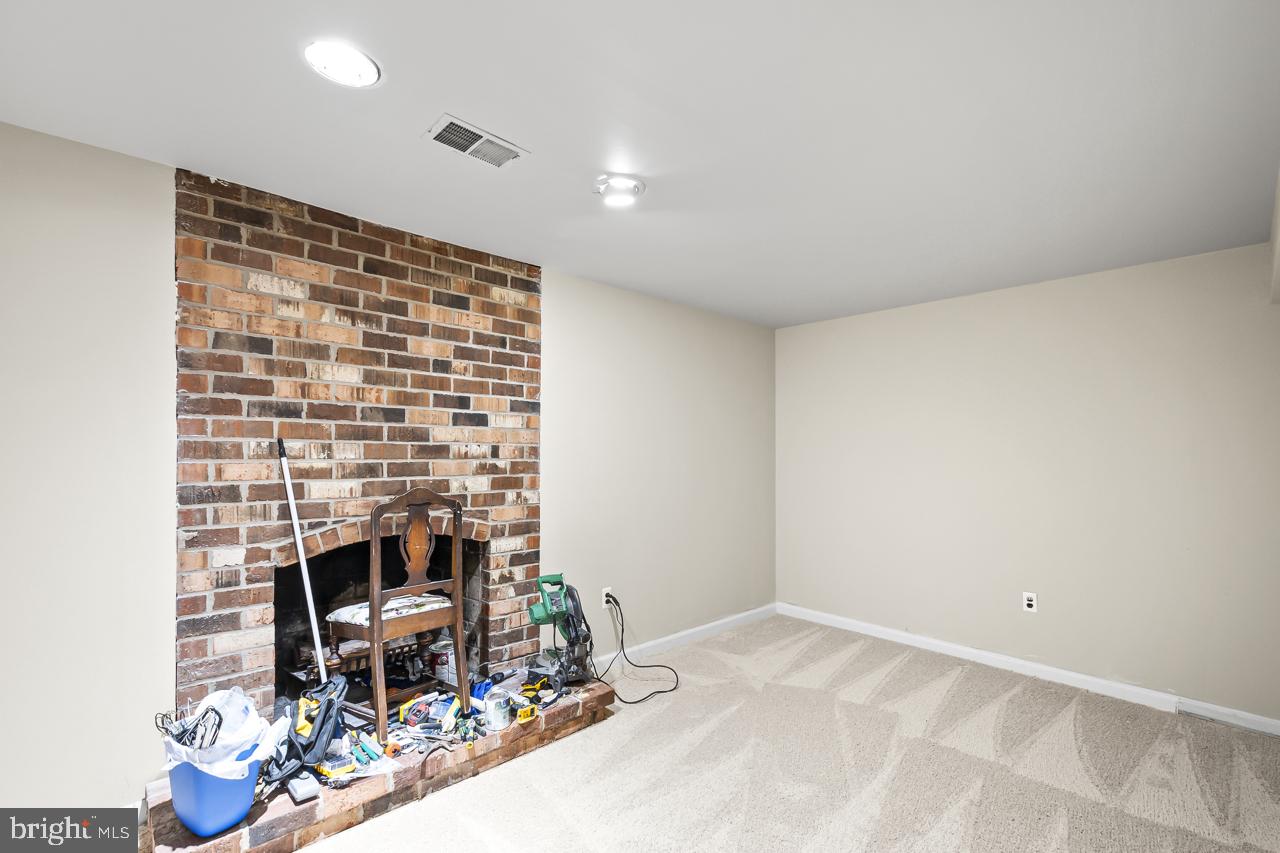 312 HOLLY CT, HERNDON, Virginia 20170, 5 Bedrooms Bedrooms, ,2 BathroomsBathrooms,Residential,For sale,312 HOLLY CT,VAFX2268292 MLS # VAFX2268292