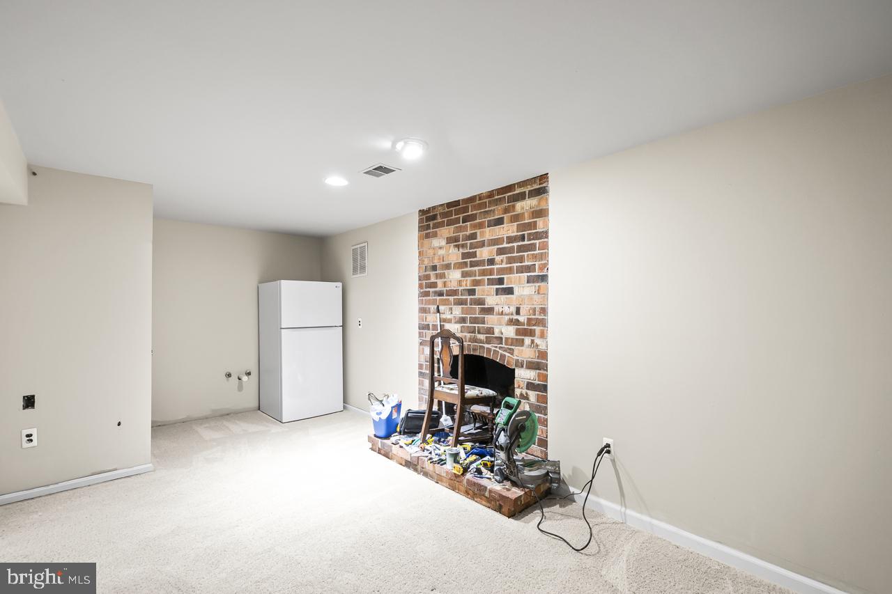 312 HOLLY CT, HERNDON, Virginia 20170, 5 Bedrooms Bedrooms, ,2 BathroomsBathrooms,Residential,For sale,312 HOLLY CT,VAFX2268292 MLS # VAFX2268292