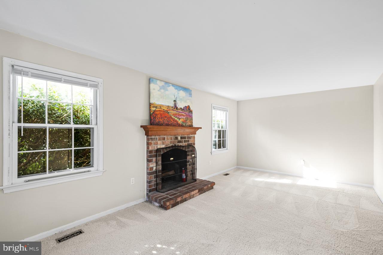 312 HOLLY CT, HERNDON, Virginia 20170, 5 Bedrooms Bedrooms, ,2 BathroomsBathrooms,Residential,For sale,312 HOLLY CT,VAFX2268292 MLS # VAFX2268292