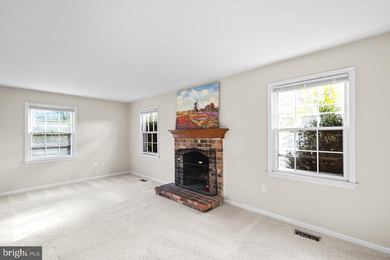 312 HOLLY CT, HERNDON, Virginia 20170, 5 Bedrooms Bedrooms, ,2 BathroomsBathrooms,Residential,For sale,312 HOLLY CT,VAFX2268292 MLS # VAFX2268292