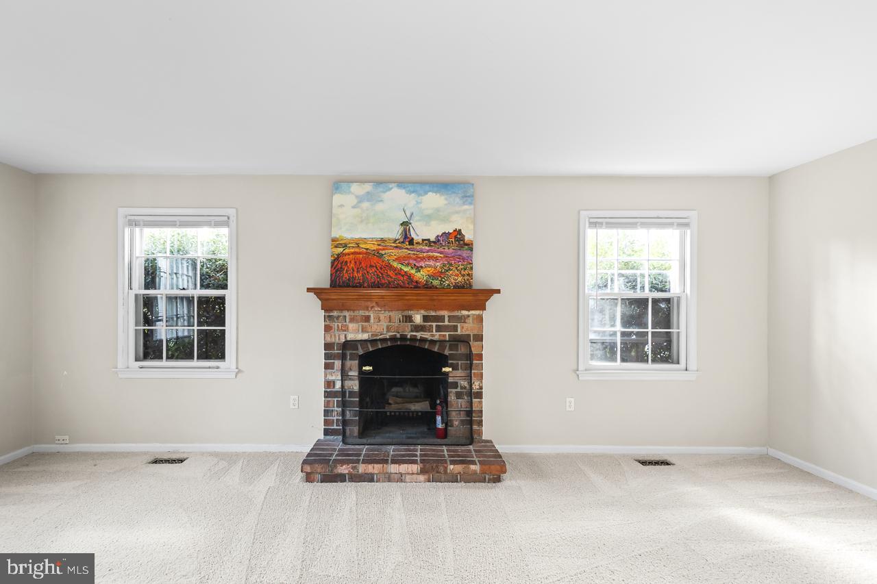 312 HOLLY CT, HERNDON, Virginia 20170, 5 Bedrooms Bedrooms, ,2 BathroomsBathrooms,Residential,For sale,312 HOLLY CT,VAFX2268292 MLS # VAFX2268292