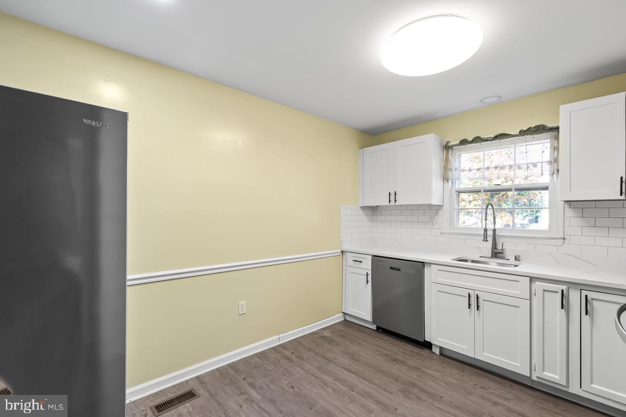 312 HOLLY CT, HERNDON, Virginia 20170, 5 Bedrooms Bedrooms, ,2 BathroomsBathrooms,Residential,For sale,312 HOLLY CT,VAFX2268292 MLS # VAFX2268292