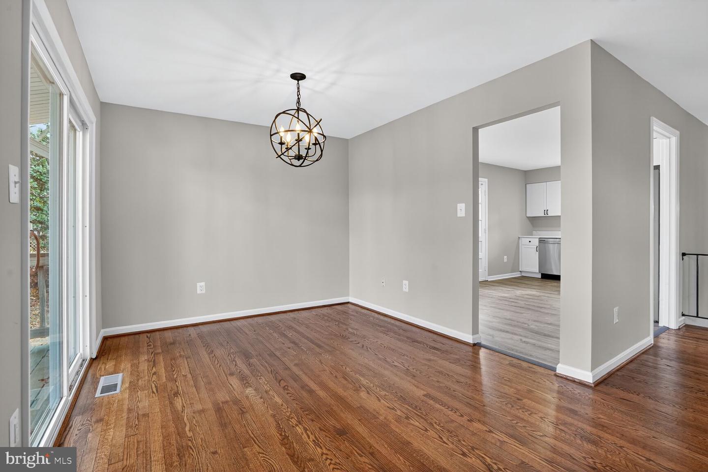 2561 PAXTON ST, WOODBRIDGE, Virginia 22192, 5 Bedrooms Bedrooms, ,2 BathroomsBathrooms,Residential,For sale,2561 PAXTON ST,VAPW2104546 MLS # VAPW2104546