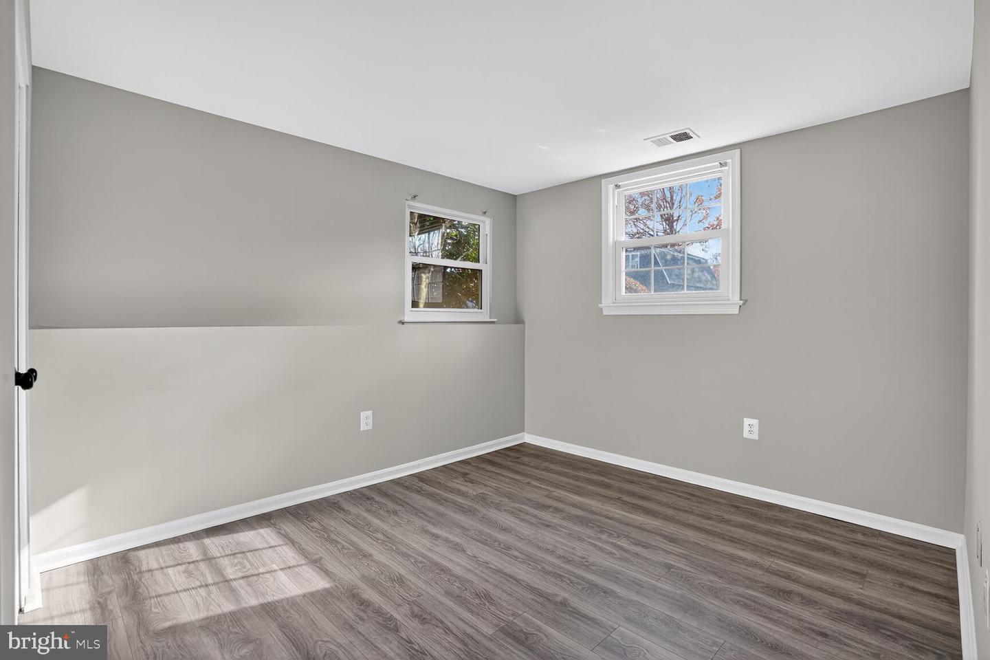 2561 PAXTON ST, WOODBRIDGE, Virginia 22192, 5 Bedrooms Bedrooms, ,2 BathroomsBathrooms,Residential,For sale,2561 PAXTON ST,VAPW2104546 MLS # VAPW2104546