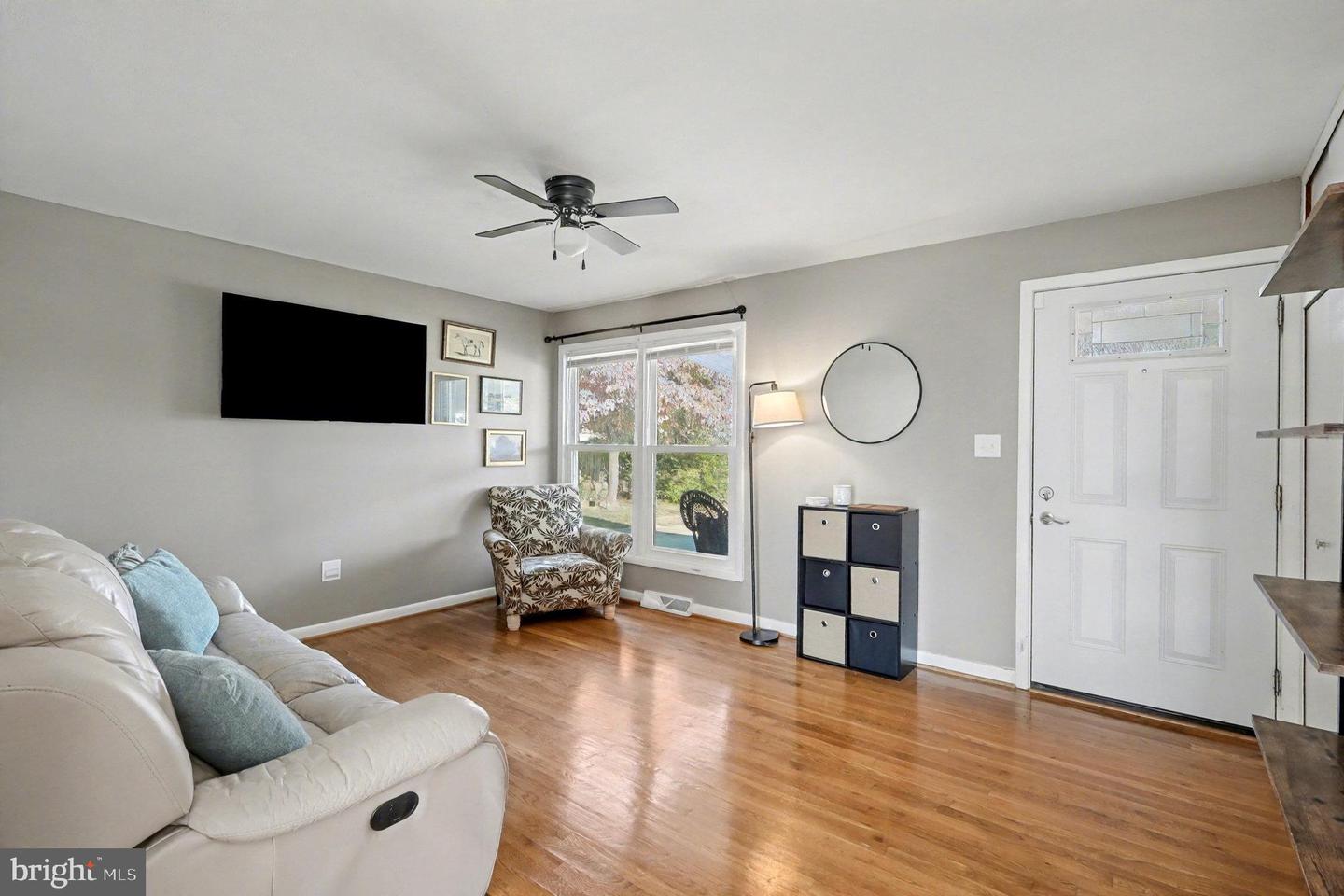 334 W 11TH ST, FRONT ROYAL, Virginia 22630, 3 Bedrooms Bedrooms, ,1 BathroomBathrooms,Residential,For sale,334 W 11TH ST,VAWR2012406 MLS # VAWR2012406