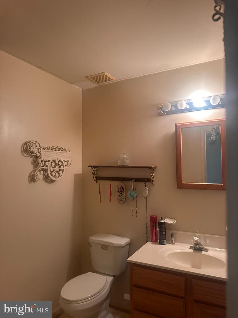 305 JACKSON ST, WARRENTON, Virginia 20186, 3 Bedrooms Bedrooms, 9 Rooms Rooms,2 BathroomsBathrooms,Residential,For sale,305 JACKSON ST,VAFQ2018448 MLS # VAFQ2018448