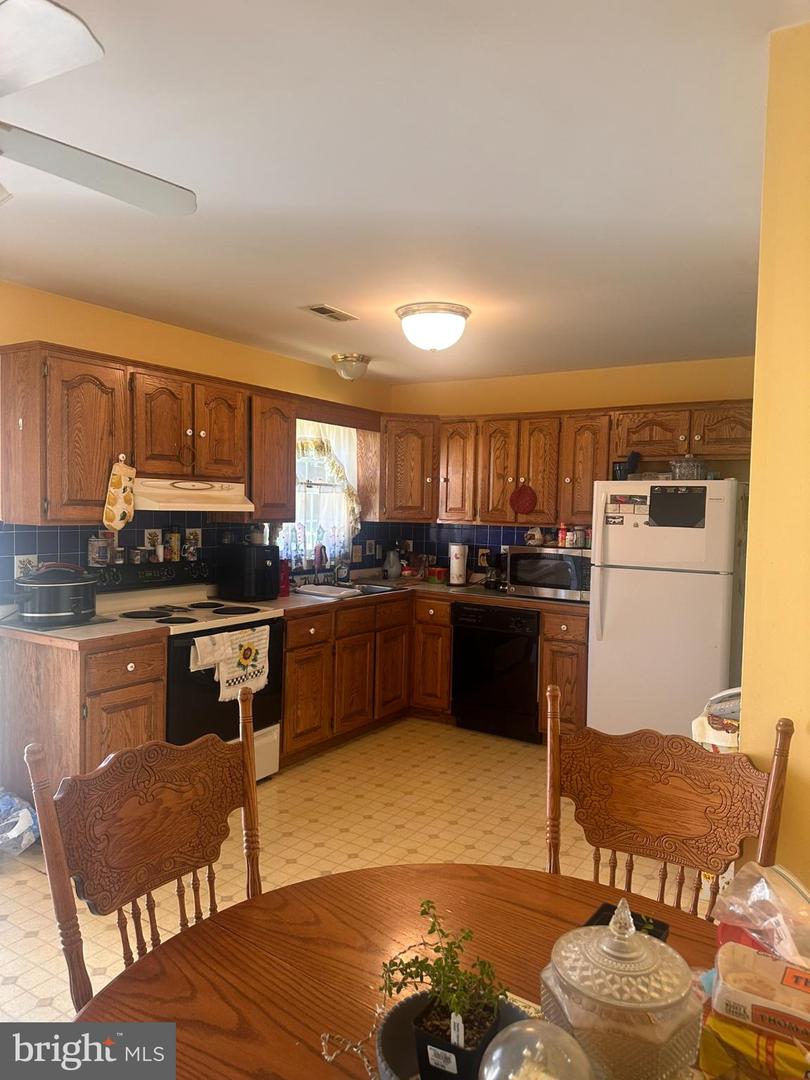 305 JACKSON ST, WARRENTON, Virginia 20186, 3 Bedrooms Bedrooms, 9 Rooms Rooms,2 BathroomsBathrooms,Residential,For sale,305 JACKSON ST,VAFQ2018448 MLS # VAFQ2018448