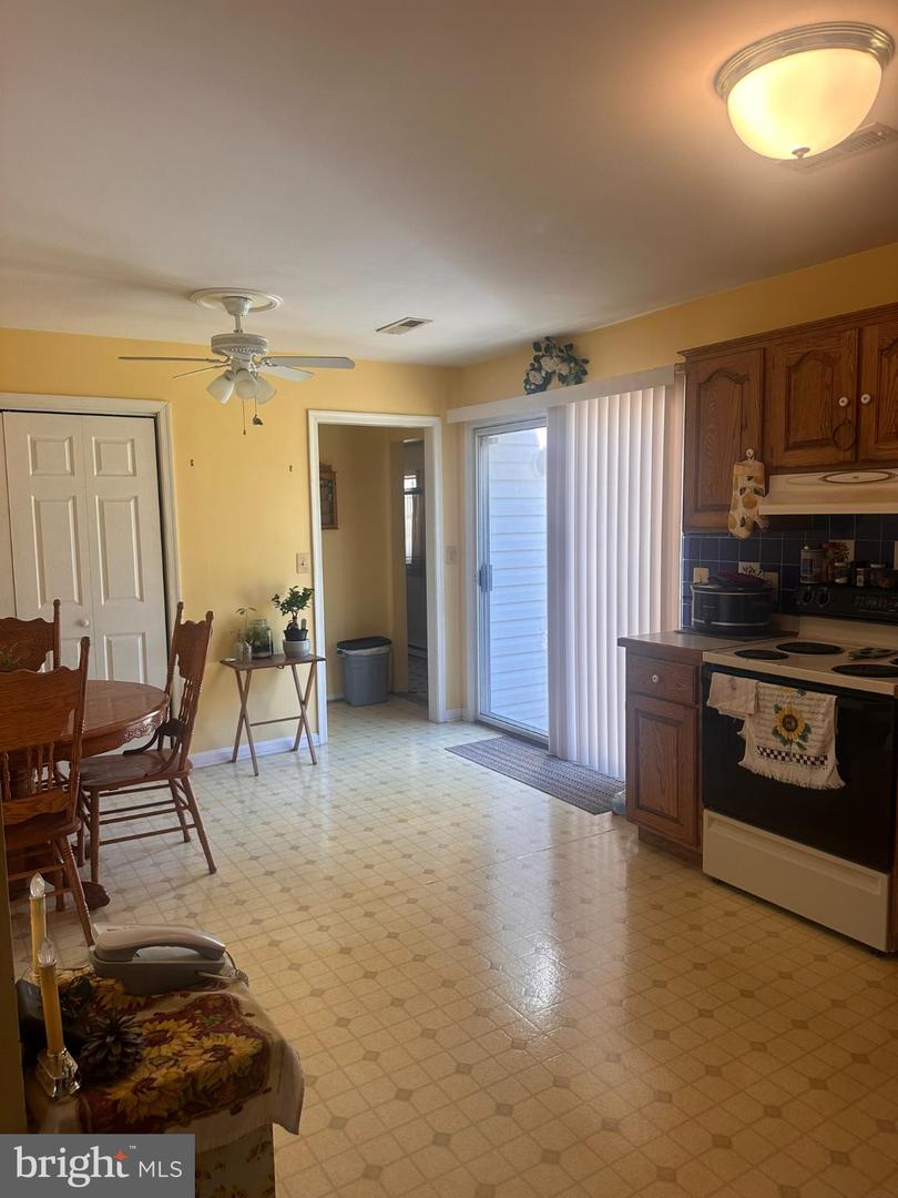 305 JACKSON ST, WARRENTON, Virginia 20186, 3 Bedrooms Bedrooms, 9 Rooms Rooms,2 BathroomsBathrooms,Residential,For sale,305 JACKSON ST,VAFQ2018448 MLS # VAFQ2018448