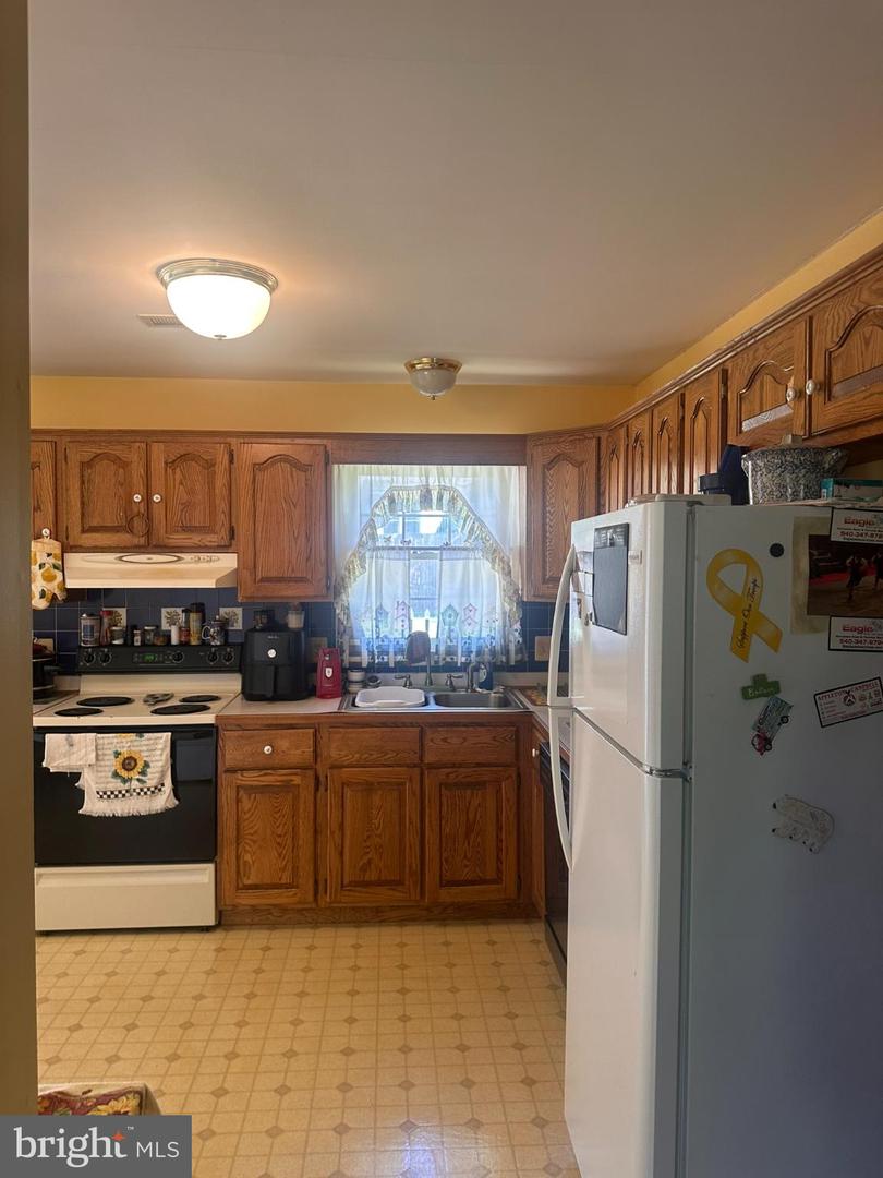 305 JACKSON ST, WARRENTON, Virginia 20186, 3 Bedrooms Bedrooms, 9 Rooms Rooms,2 BathroomsBathrooms,Residential,For sale,305 JACKSON ST,VAFQ2018448 MLS # VAFQ2018448