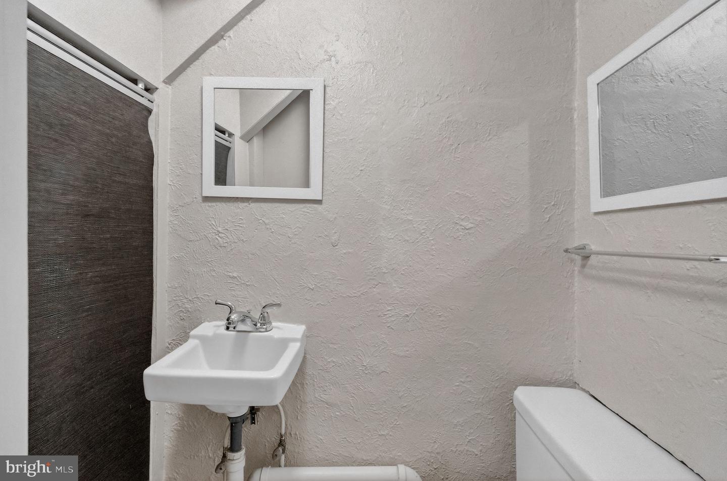 424 23RD PL NE, WASHINGTON, District Of Columbia 20002, 2 Bedrooms Bedrooms, ,1 BathroomBathrooms,Residential,For sale,424 23RD PL NE,DCDC2224234 MLS # DCDC2224234