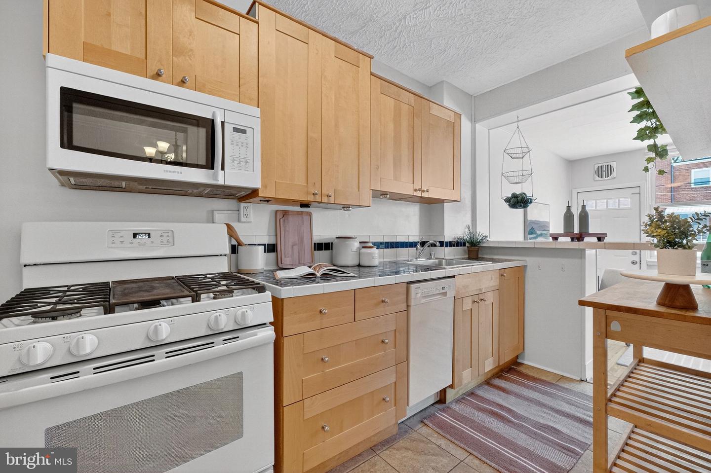 424 23RD PL NE, WASHINGTON, District Of Columbia 20002, 2 Bedrooms Bedrooms, ,1 BathroomBathrooms,Residential,For sale,424 23RD PL NE,DCDC2224234 MLS # DCDC2224234