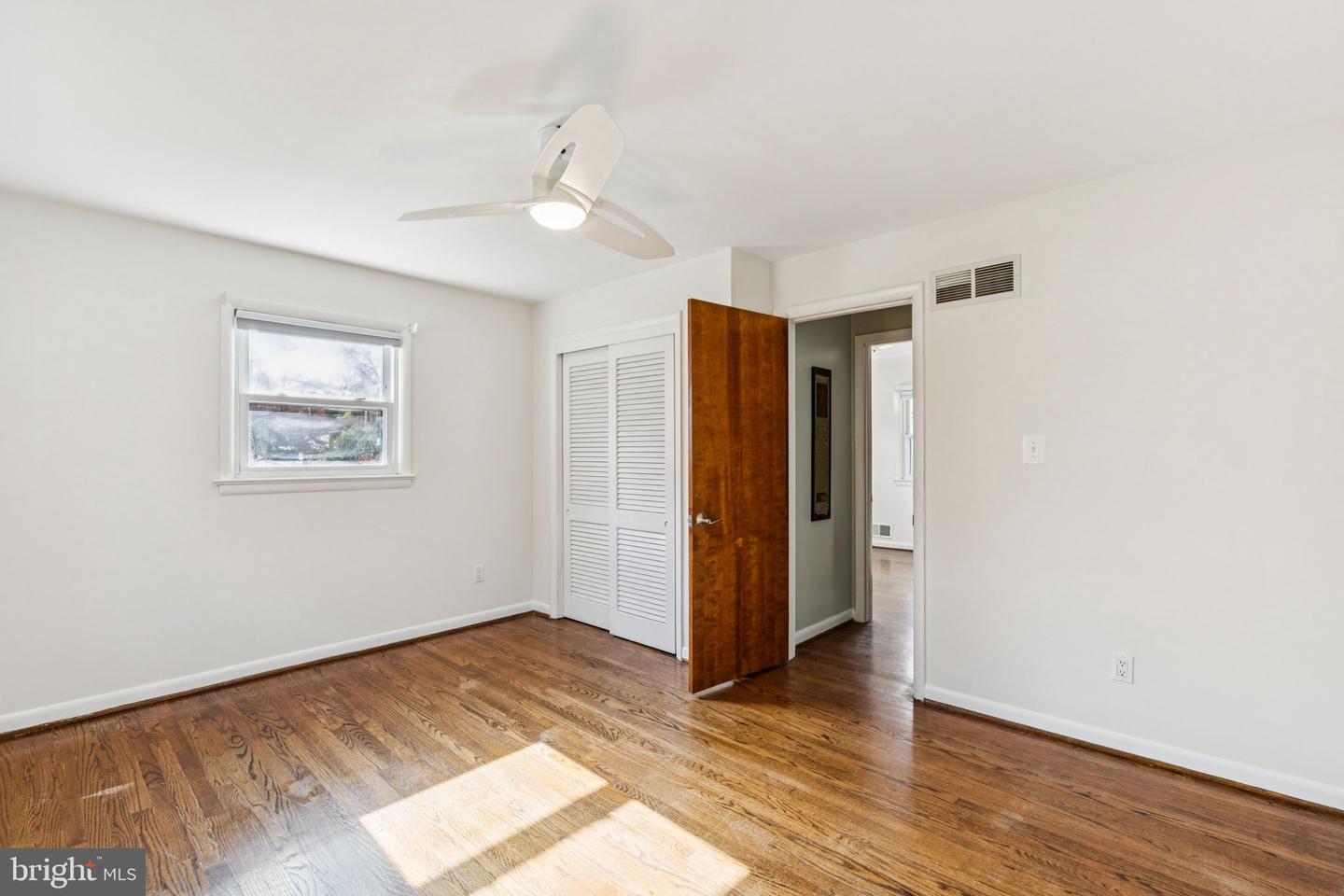 641 S GREENBRIER ST, ARLINGTON, Virginia 22204, 5 Bedrooms Bedrooms, ,2 BathroomsBathrooms,Residential,For sale,641 S GREENBRIER ST,VAAR2064298 MLS # VAAR2064298